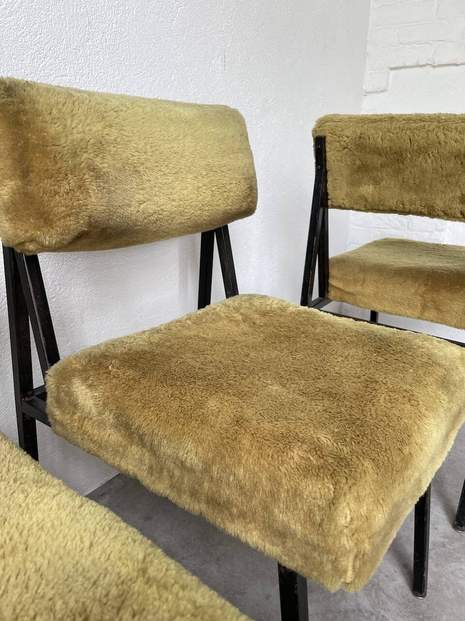 Set de trois chaises années 50