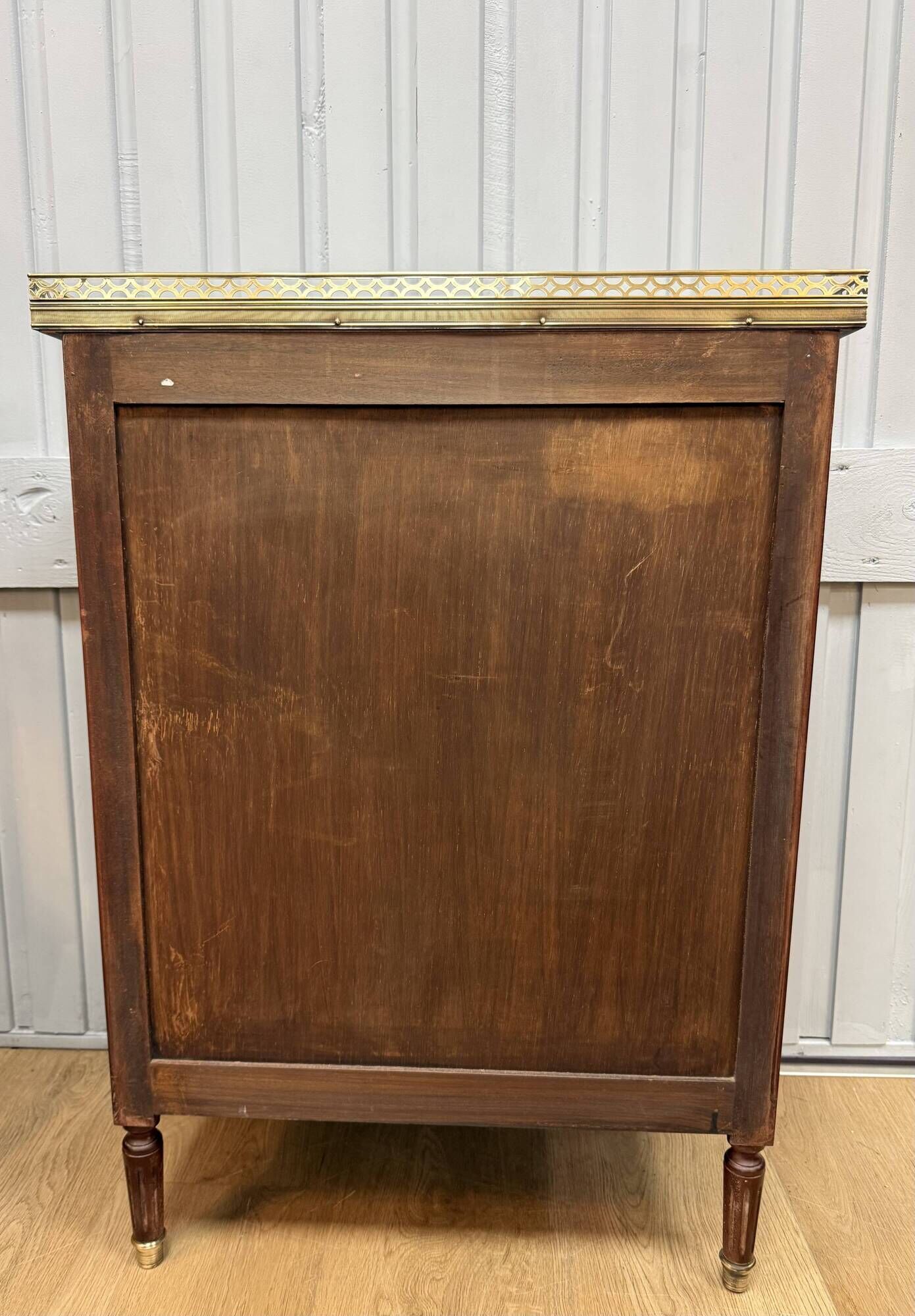 Small sideboard from the mid-century in mahogany -