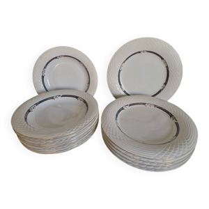 Suite de 14 pièces en