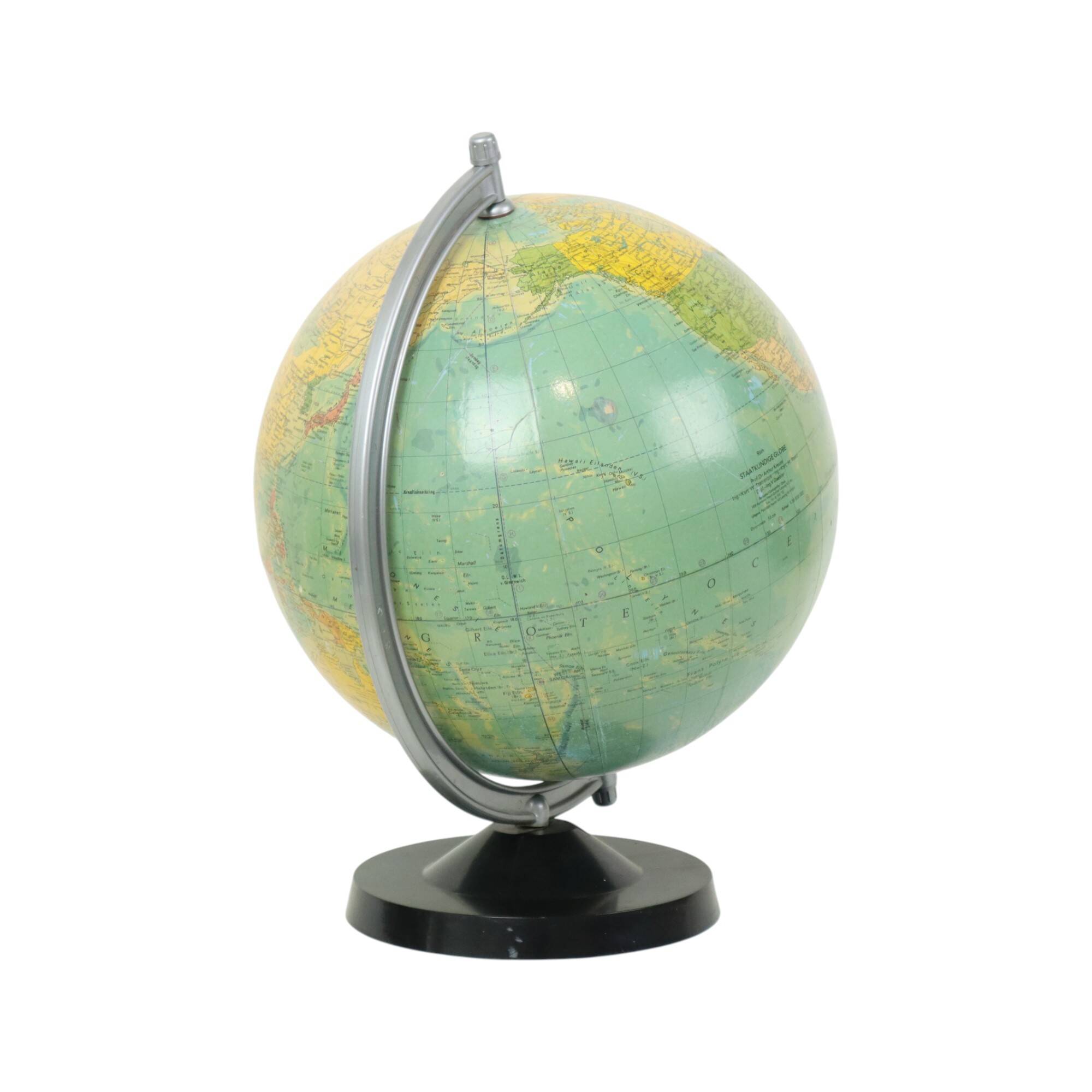 Large Vintage World Globe Political Globe Räth 33cm