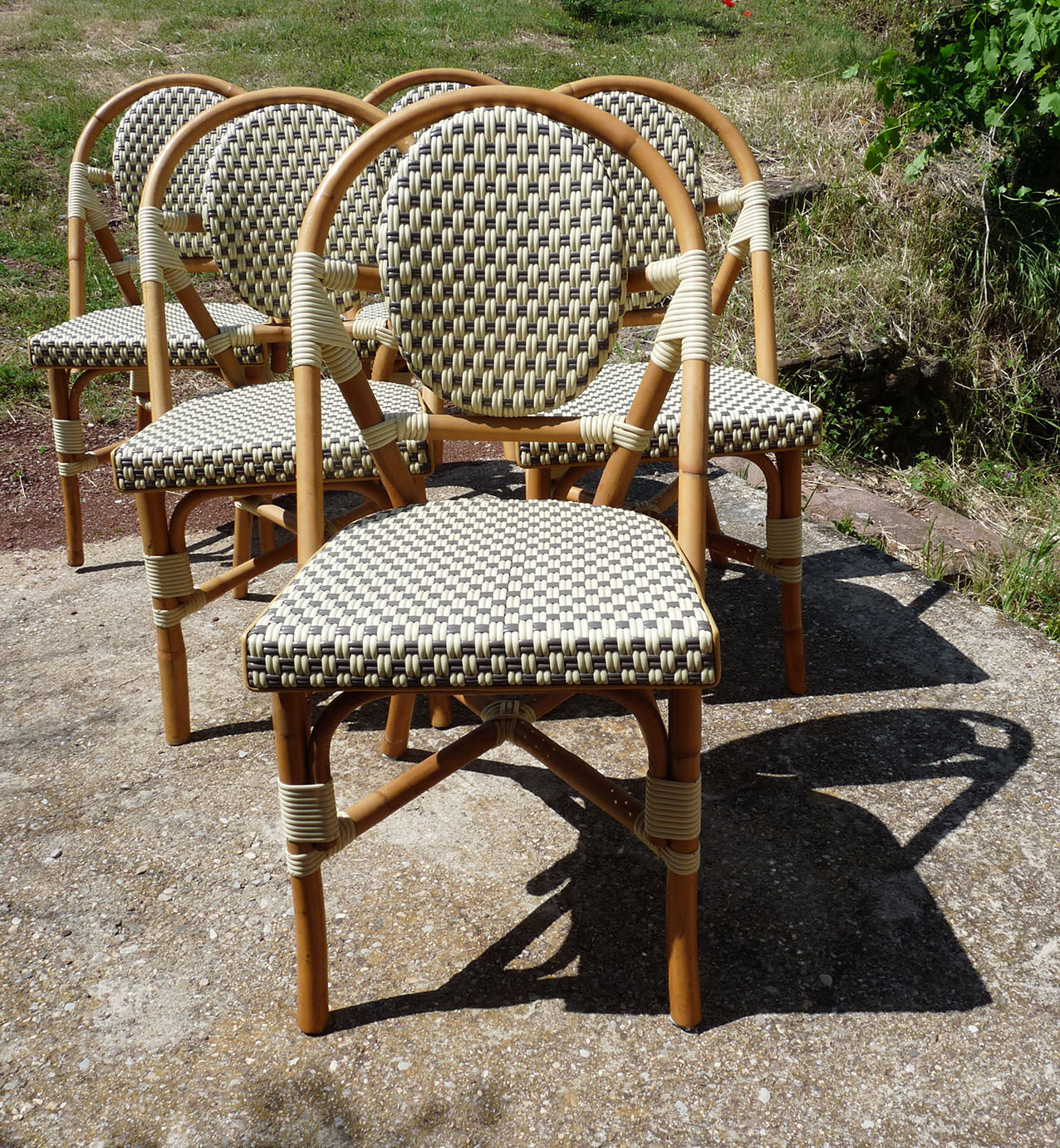 Chairs of terrace bistro type parisien in rattan et scoubidou