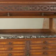 Cabinet de dentiste historique élaboré dans le style néo-renaissance