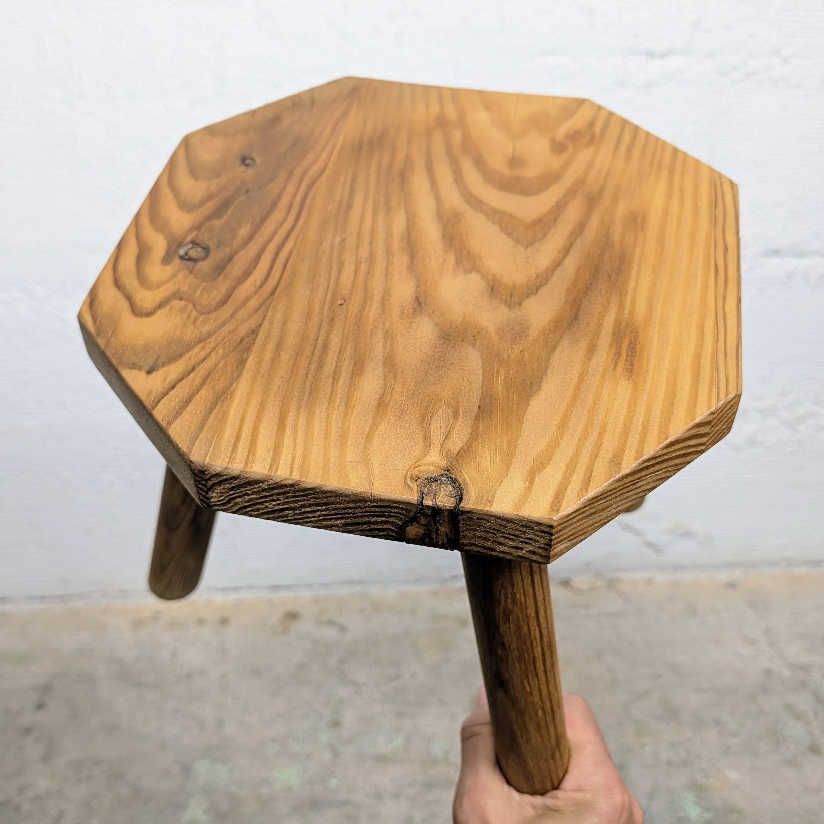 Tripod farm stool