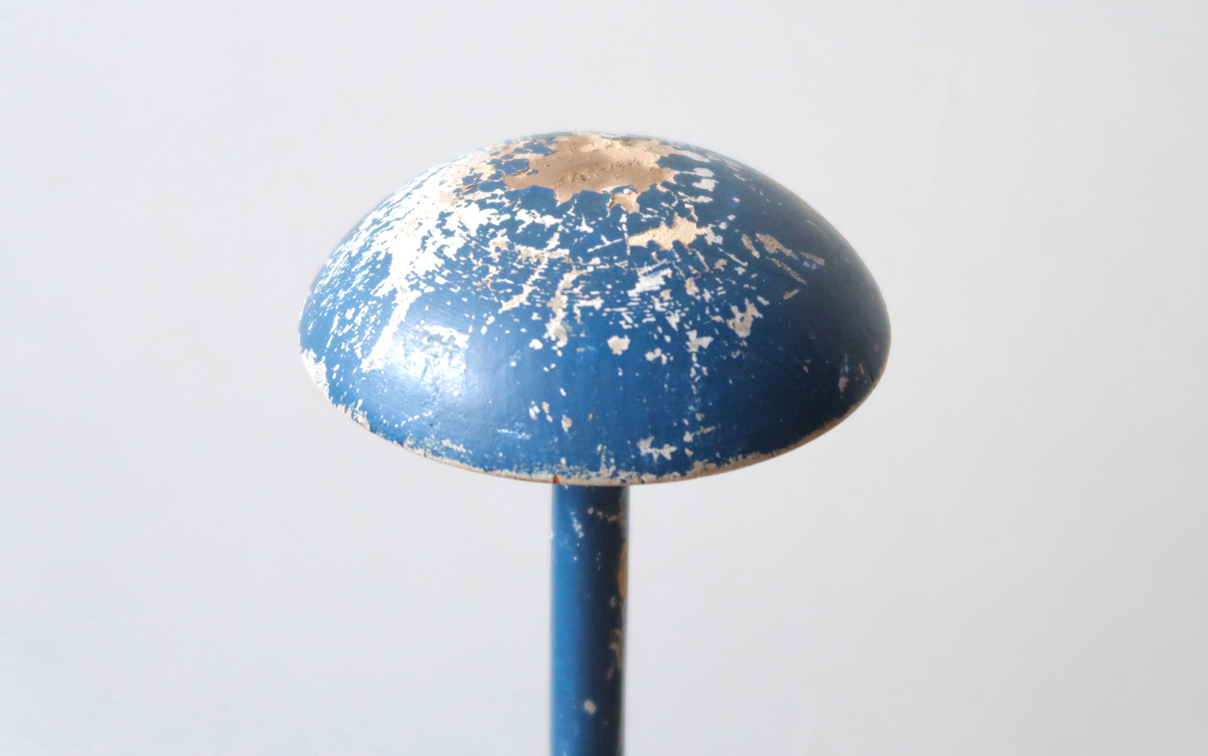 Wooden hat holder decorated with a harlequin, 30s