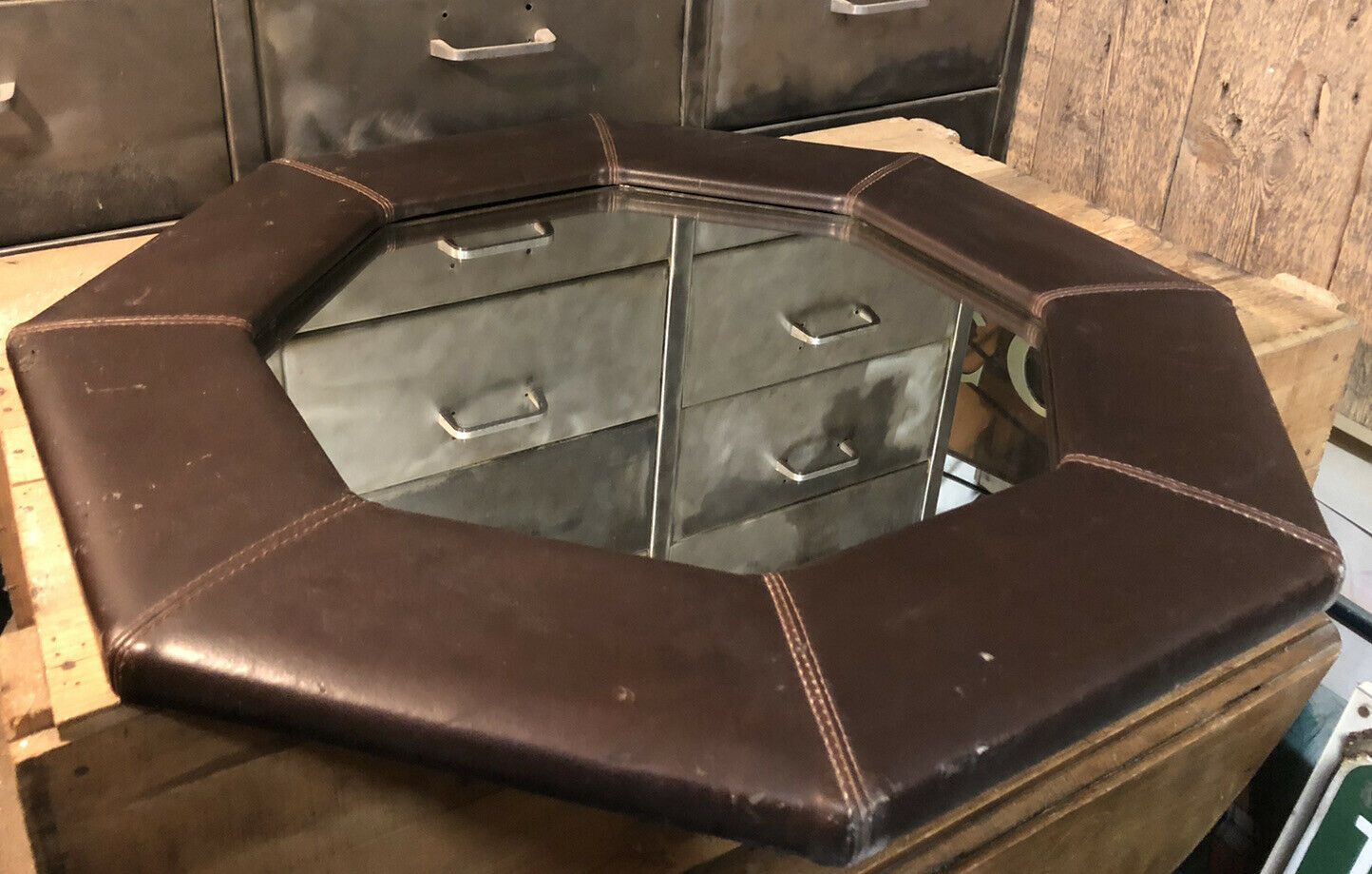 Octagonal wall mirror in vintage brown leather 67,5x67,5 cm