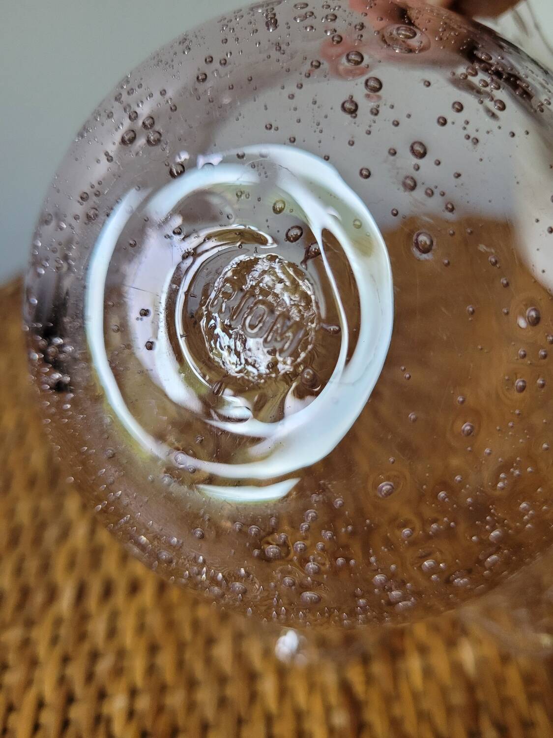 Riom bubble glass pocket emptier