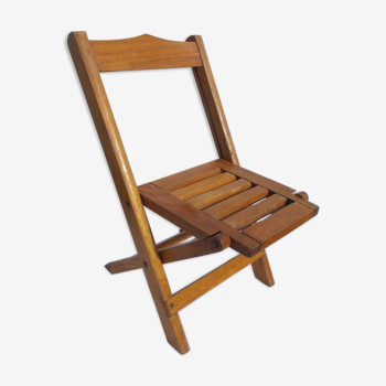 Foldable wooden chair for children
