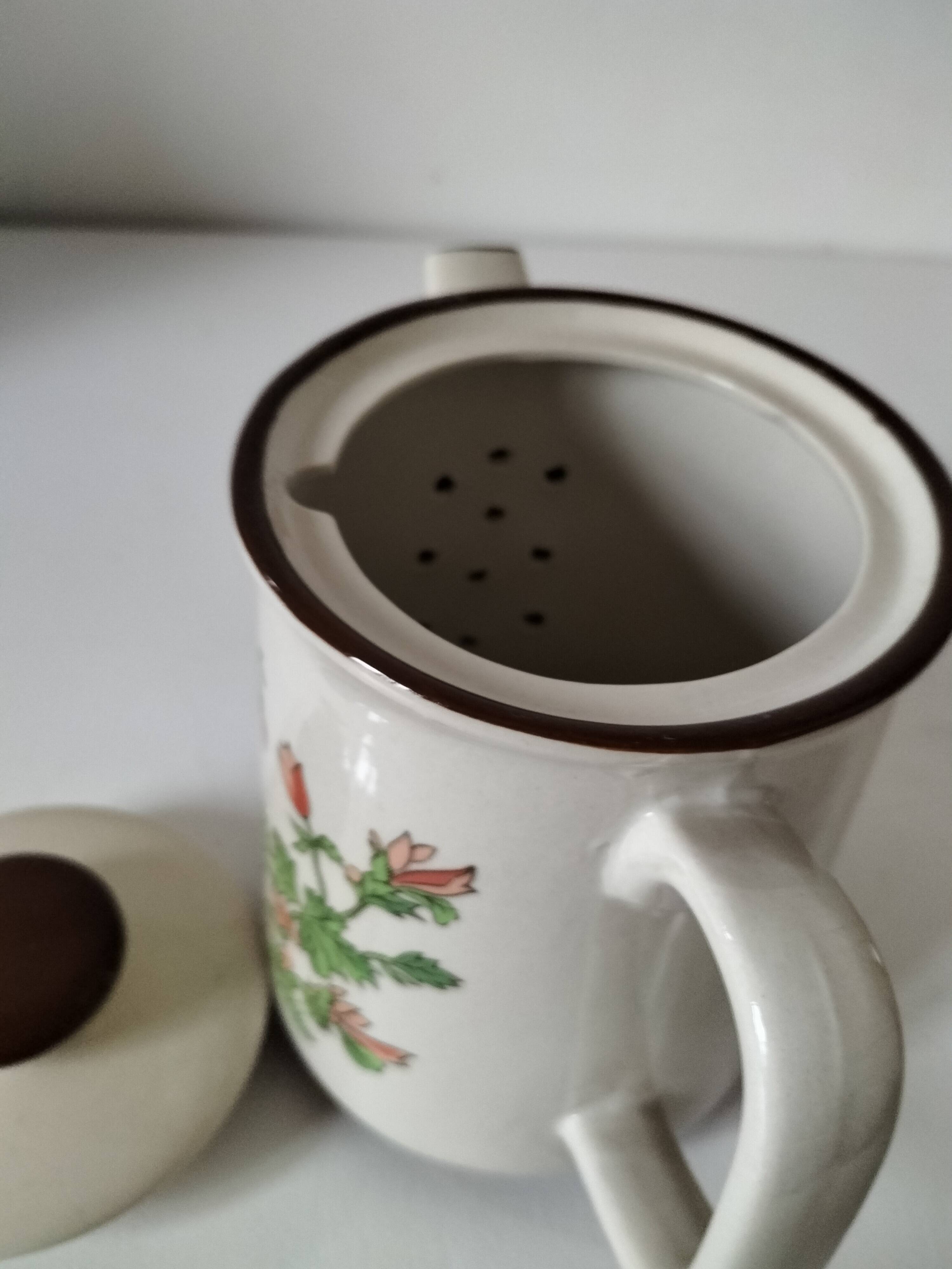 Vintage flowered stoneware teapot – 1970s