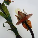 Large pair of vintage sconces in painted metal in the shape of a fleur-de-lis and foliage. 1970s