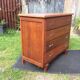 Commode vintage à pieds compas en chêne