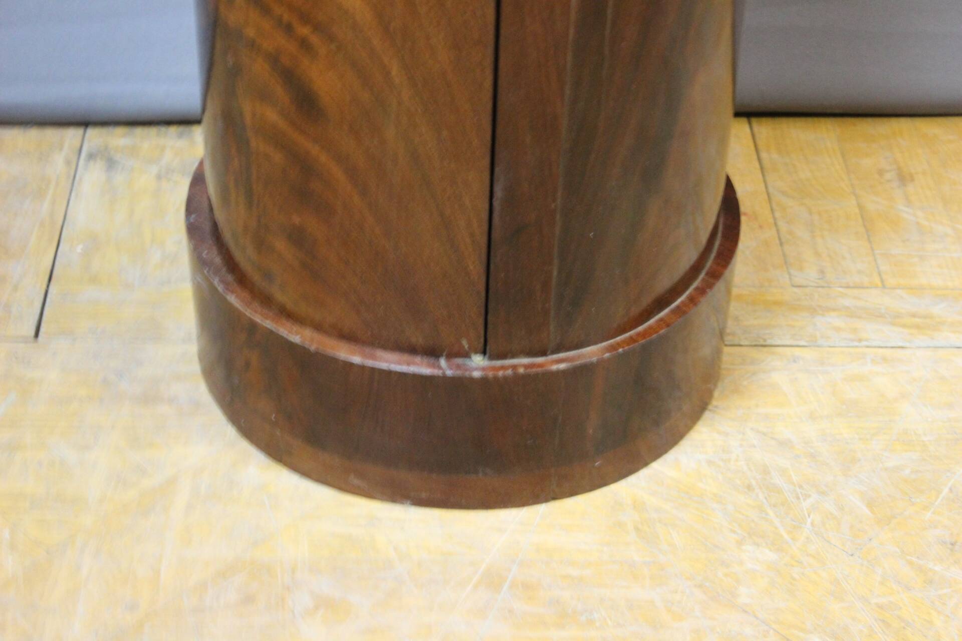 Empire bedside table in mahogany, 19th century.