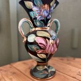 Vase à anse motif floral signé "Vallauris 610"
