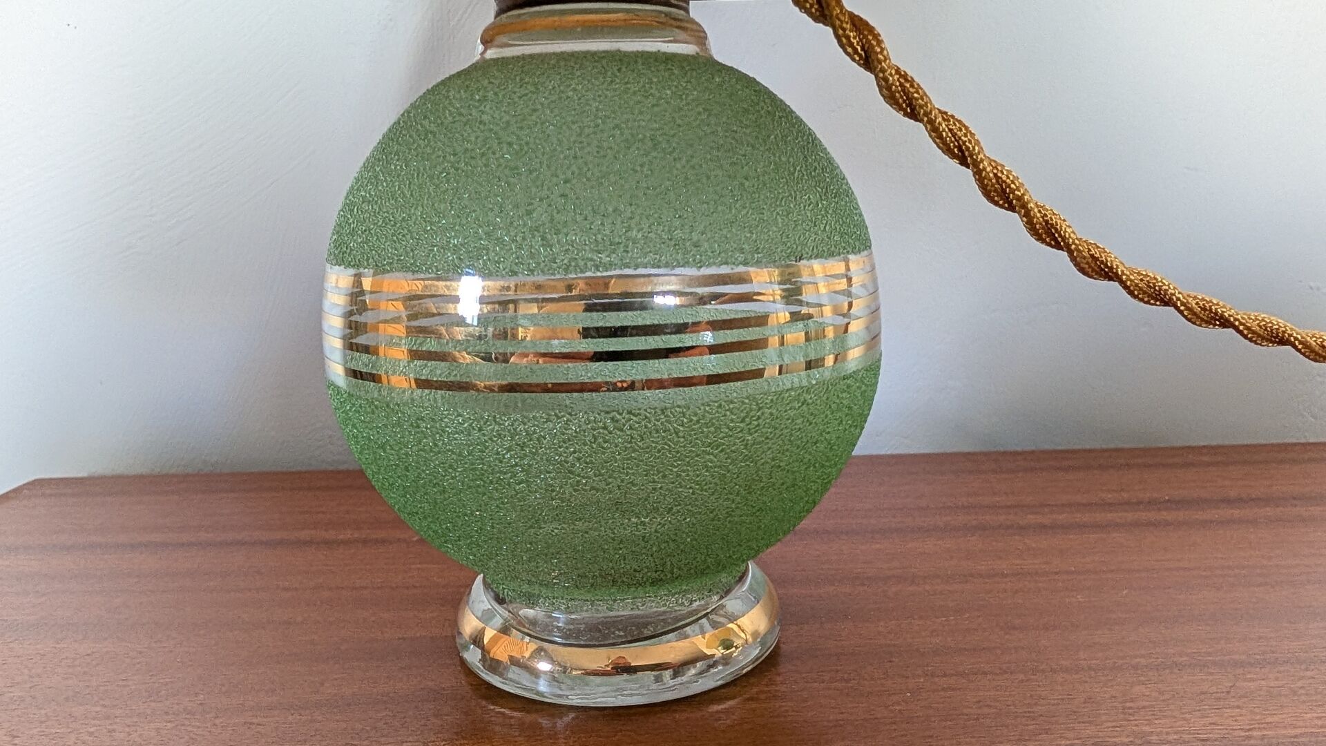 Lampe de table en verre granité vert