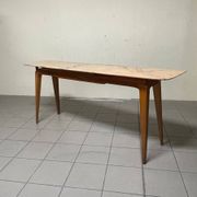 Console from the 1950s with a pink marble top and a cherry wood frame.
