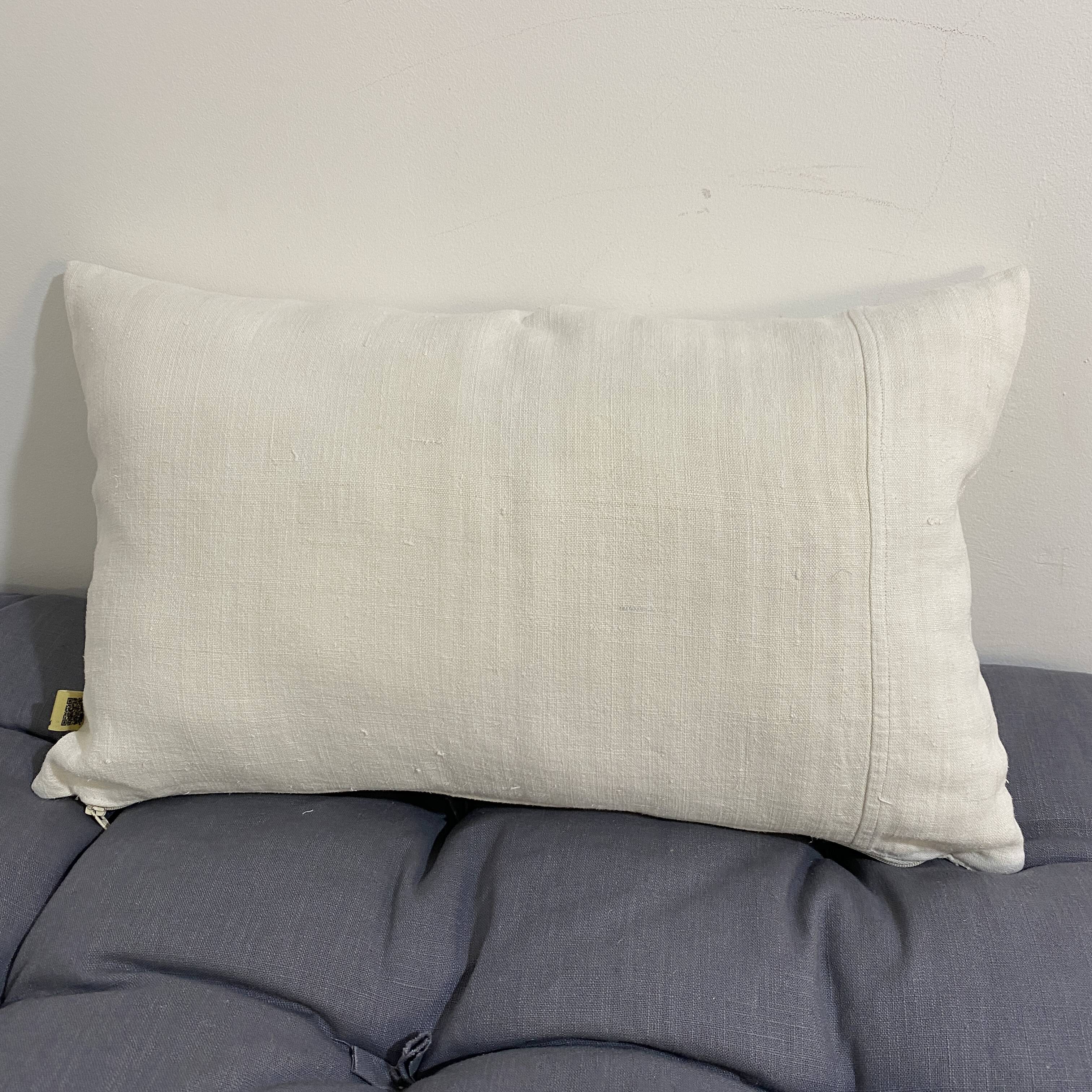 Handmade cushion in vintage fabric, Kilim style.