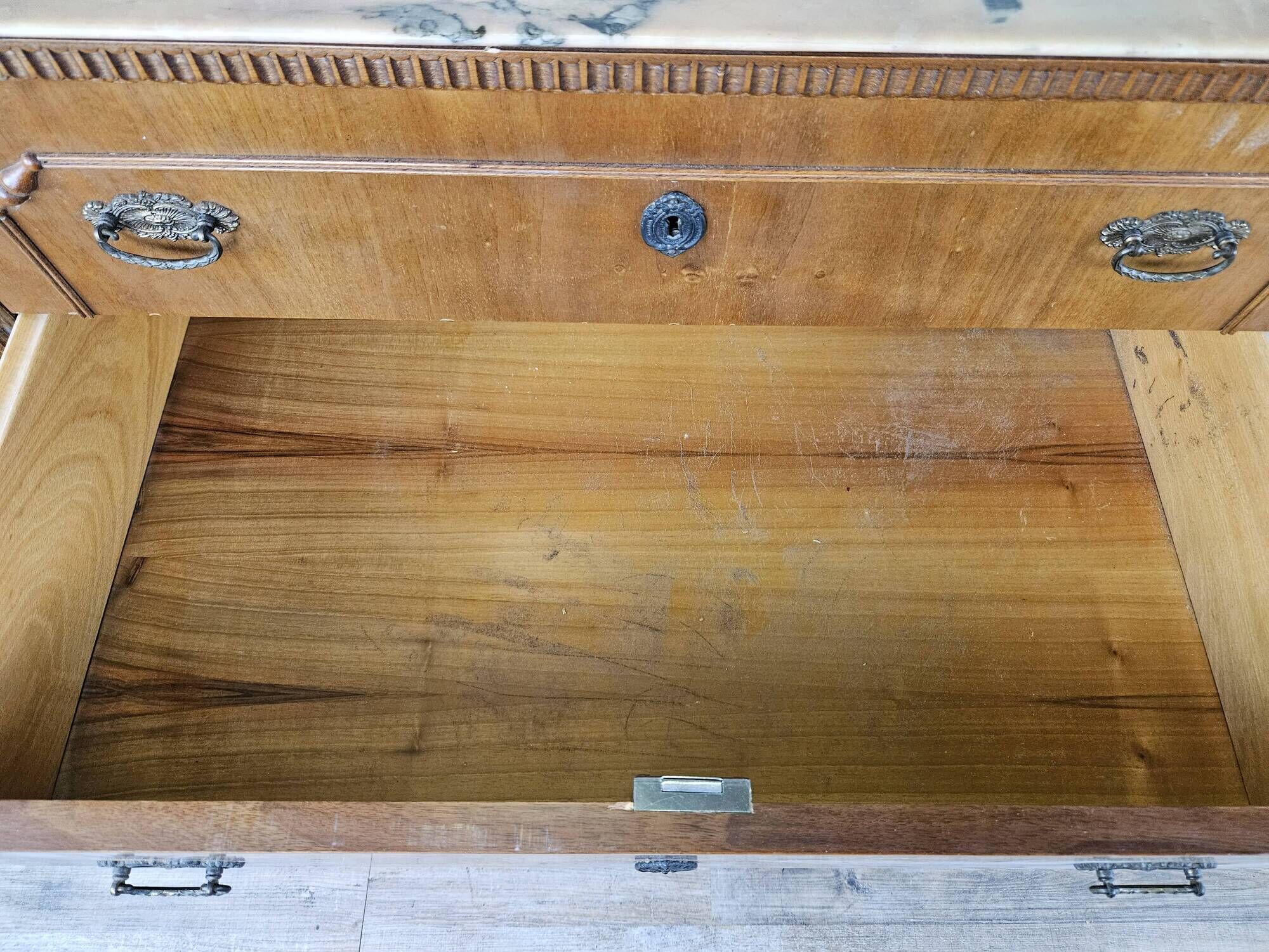 1980s chest of drawers with marble top and four drawers