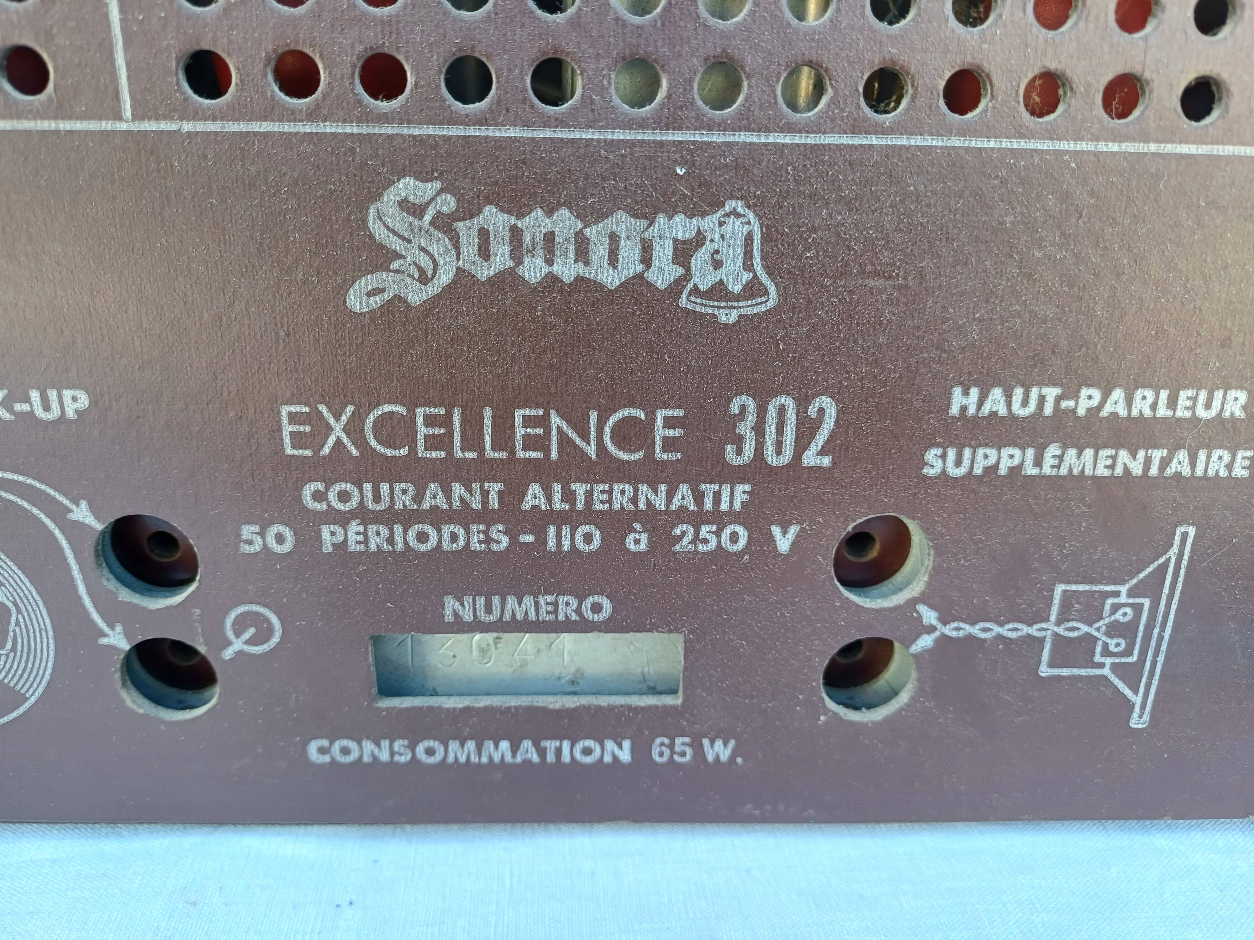 Radio Bakelite Sonora Excellence 302