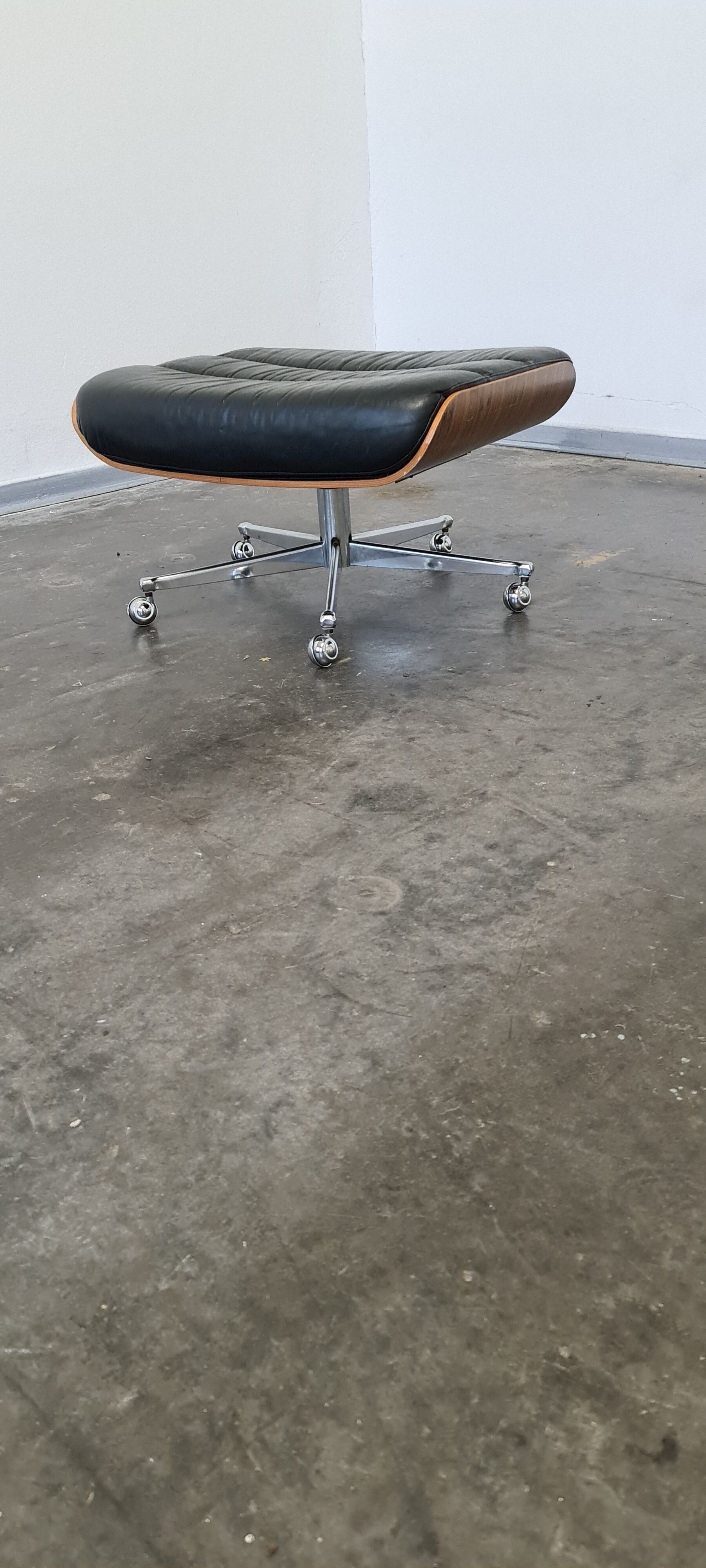 Vintage Mid century Ottoman