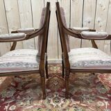 Paire de fauteuils à la reine de style Louis XVI