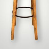 Ancien tabouret de bar en bois massif, métal et skaï vert
