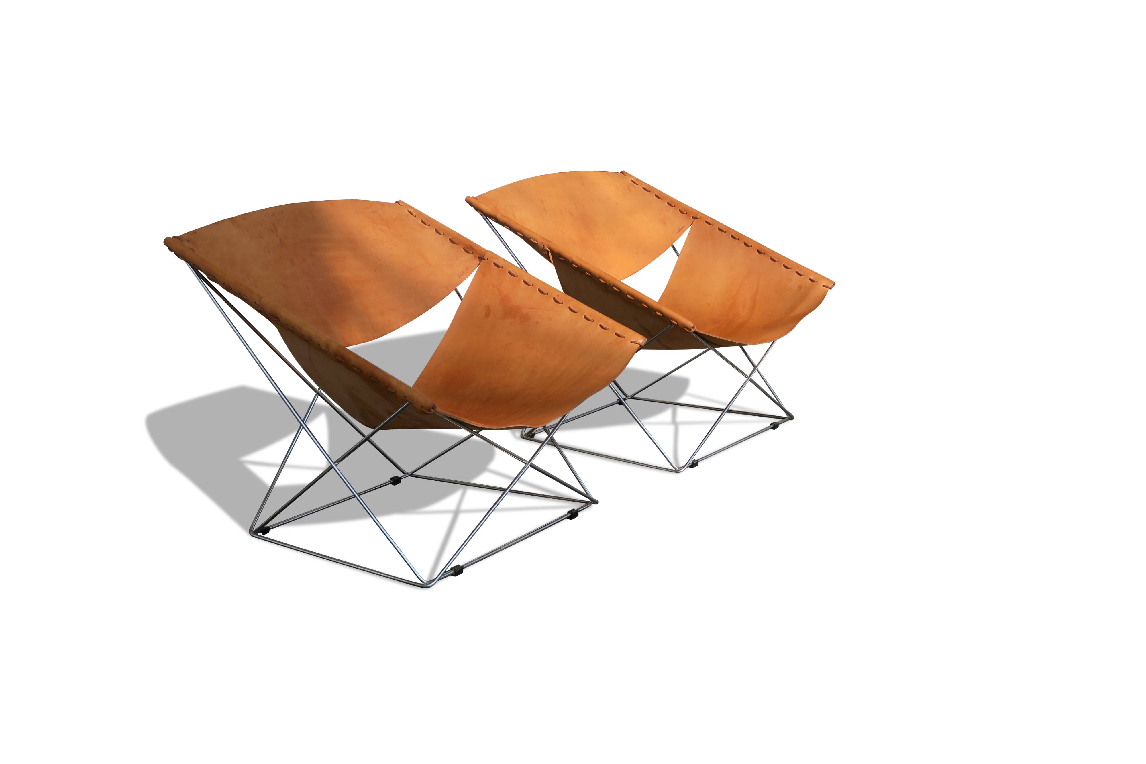 Pair of F675 armchairs by Pierre Paulin for Artifort in leather