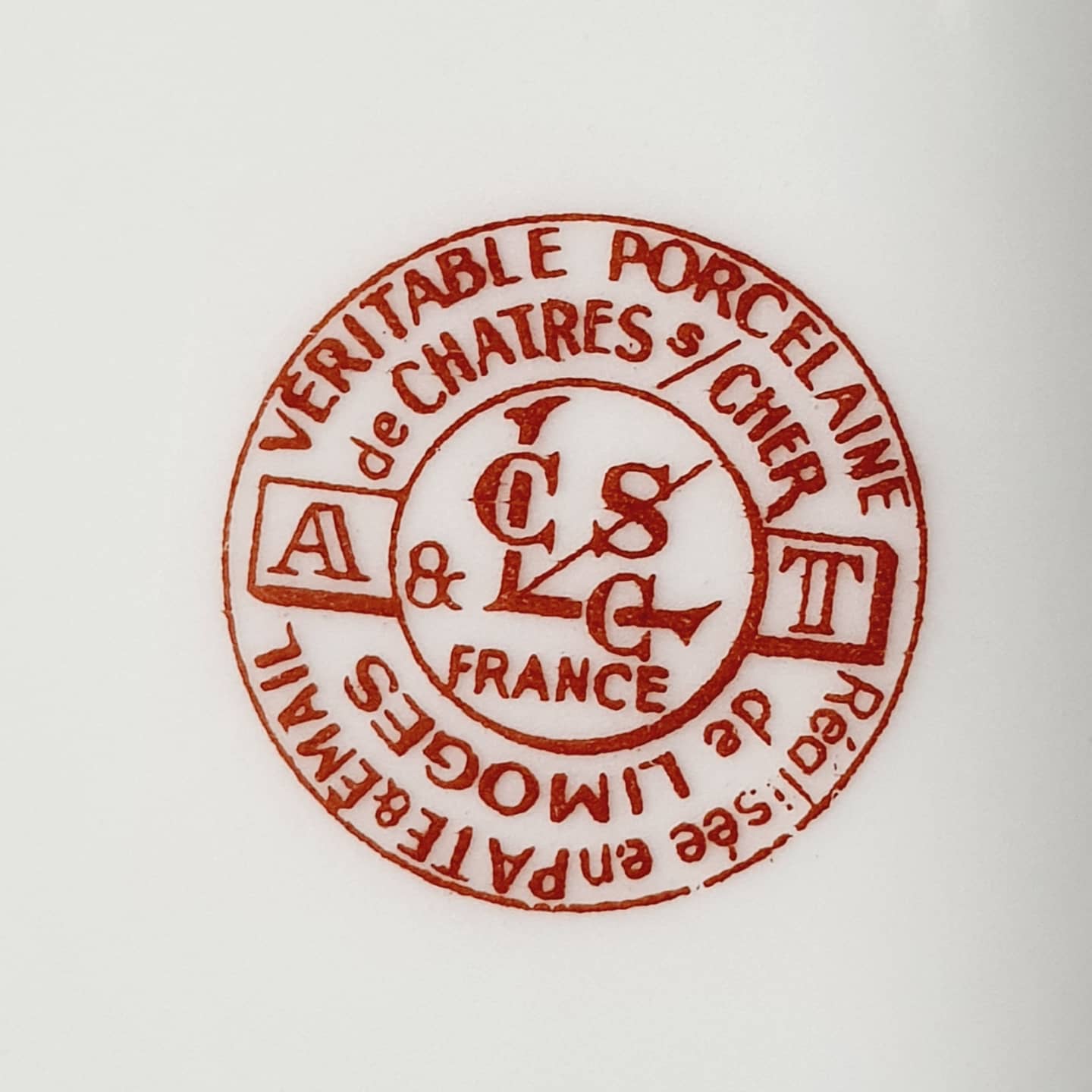 Set of 6 flat plates gilded in porcelain of Châtres sur Cher limoges