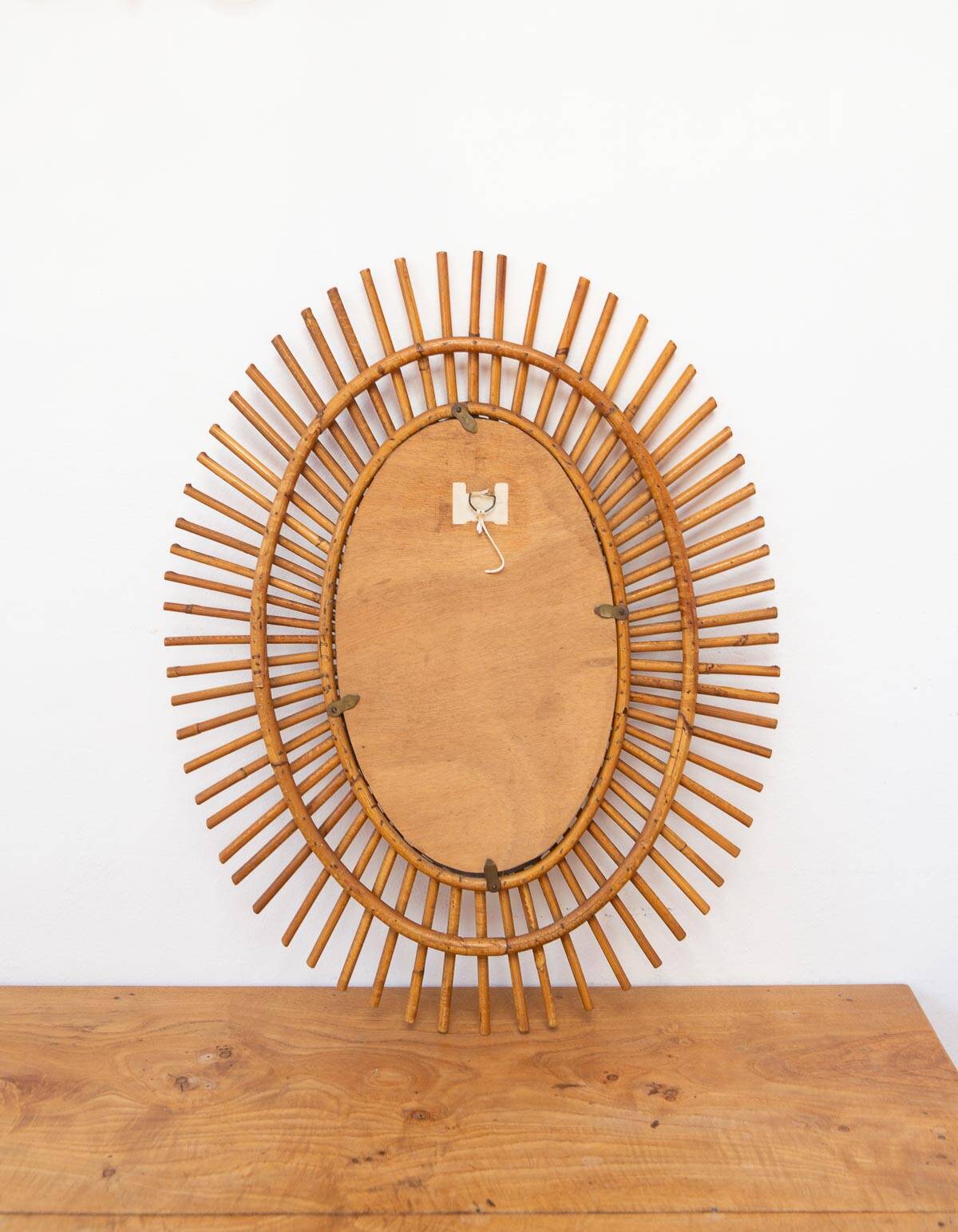 Miroir oval en rotin, années 1960