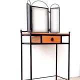 Brutalist hairdresser in wood and wrought iron