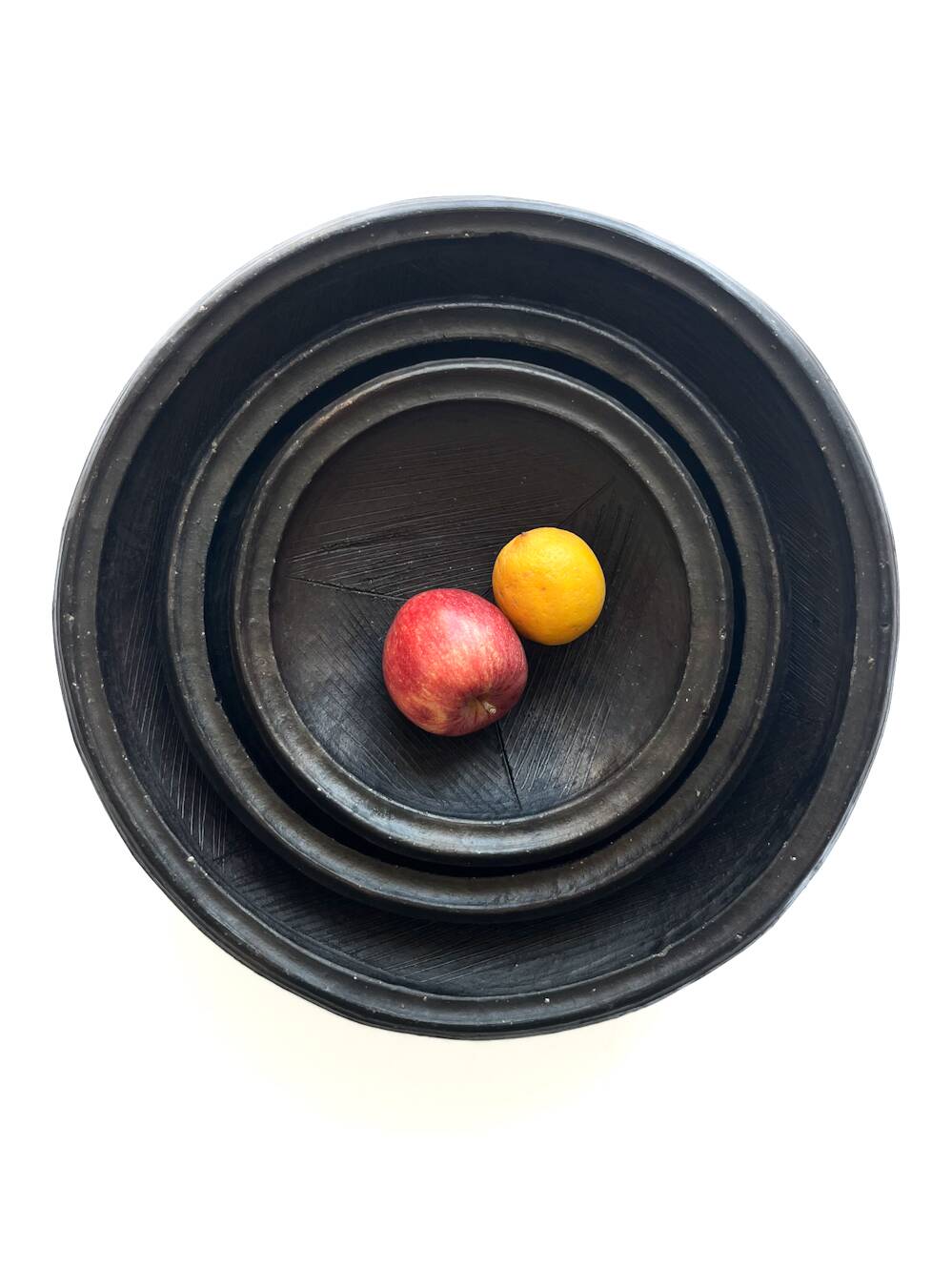 Set of "Kânâh" smoked terracotta dishes with ribbed interior | Ø 17-25-32-40 cm