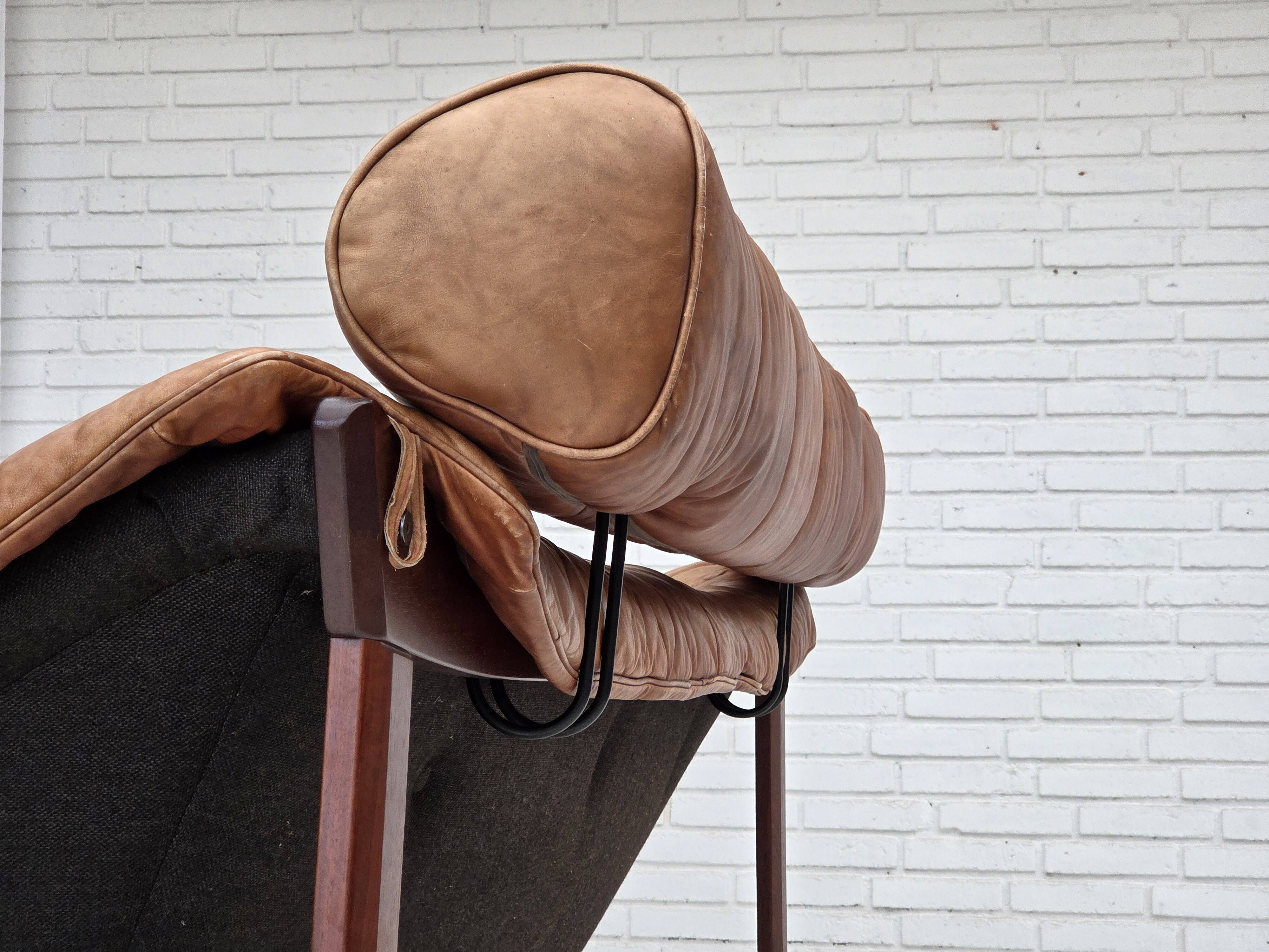 1970s, Norwegian design by Jan Erik Lindgren. 2-seater sofa model "Amazon".