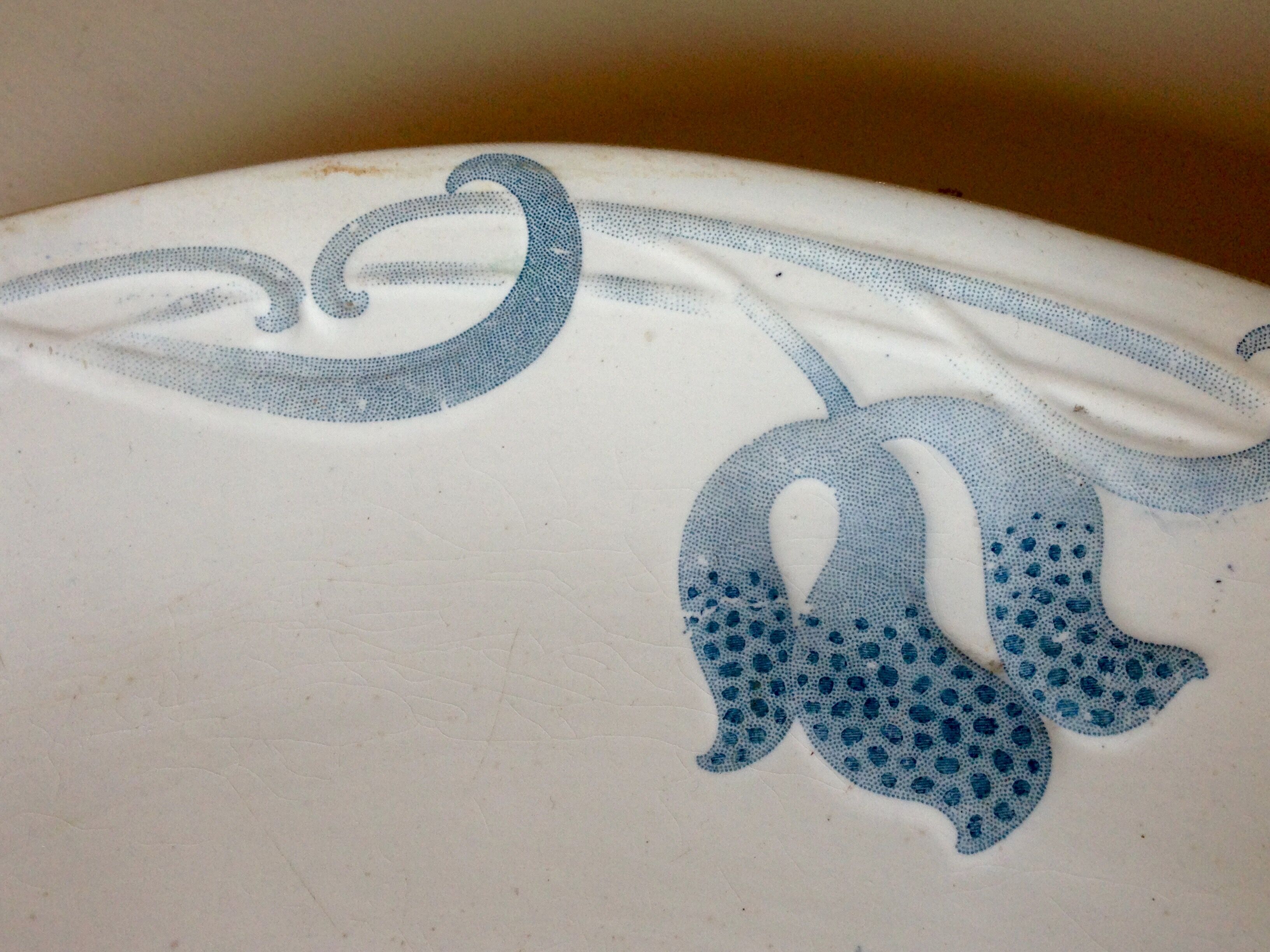 Tircis  Sarreguemines dish circa 1900