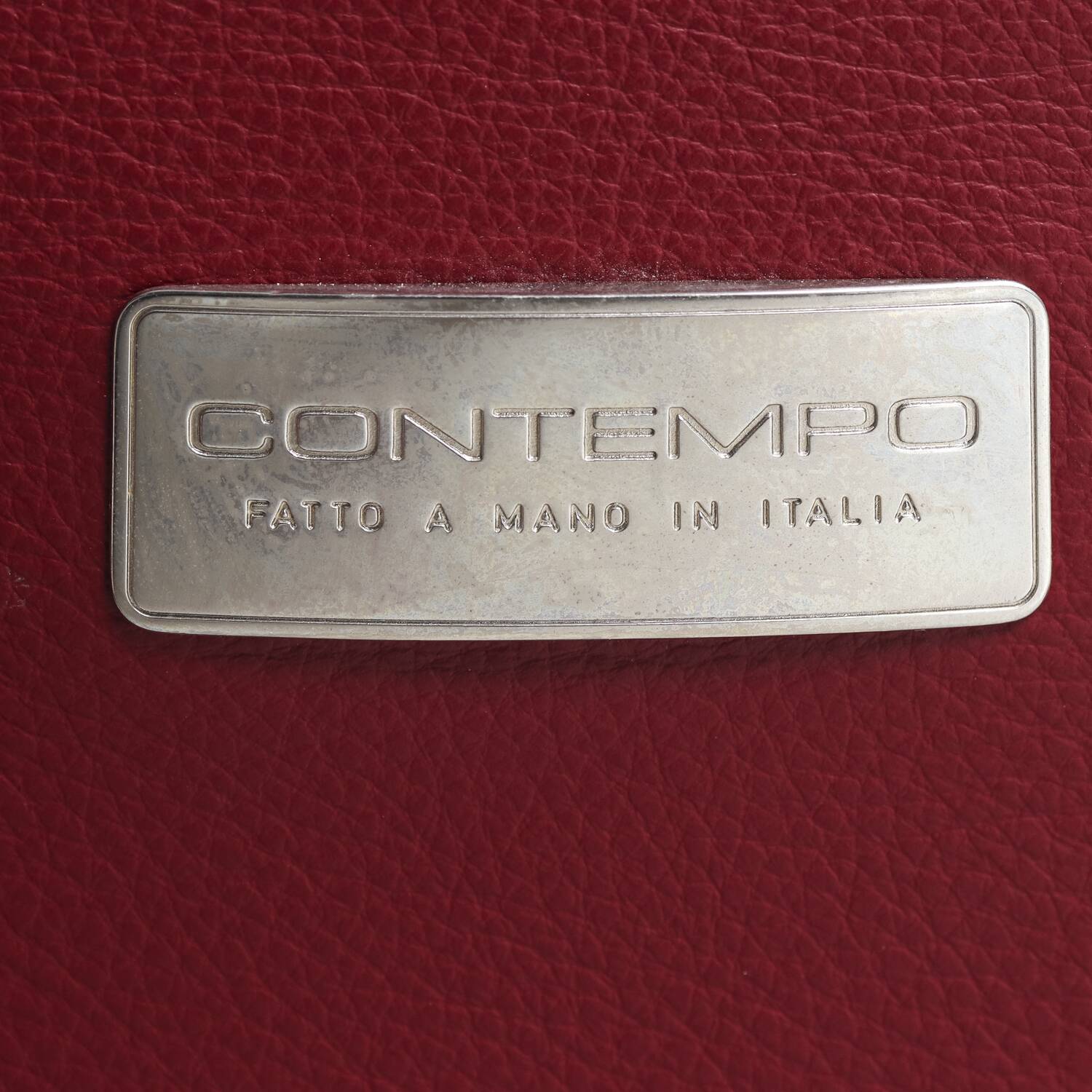 Italian leather chaise longue by Contempo