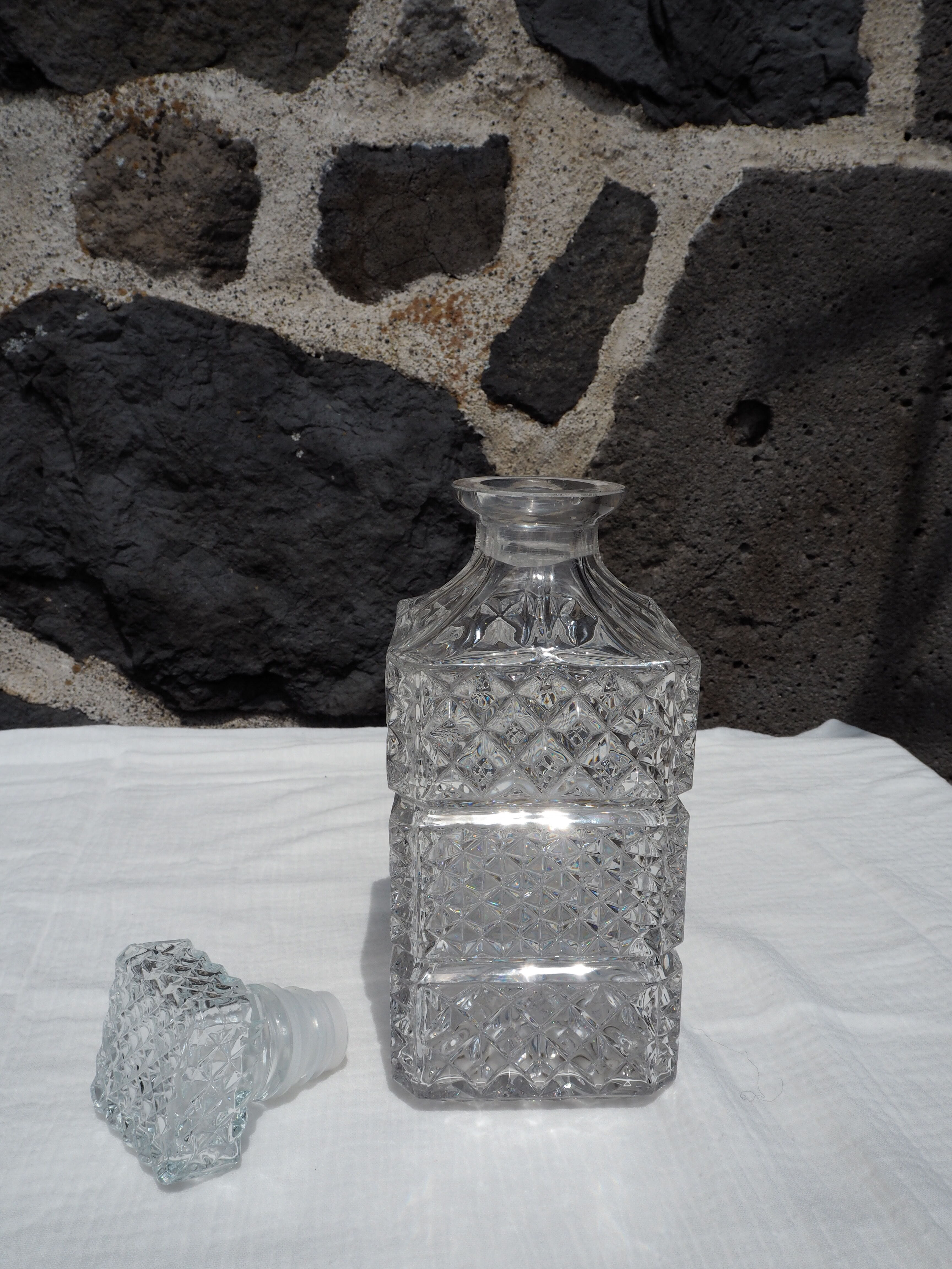 Glass whisky decanter