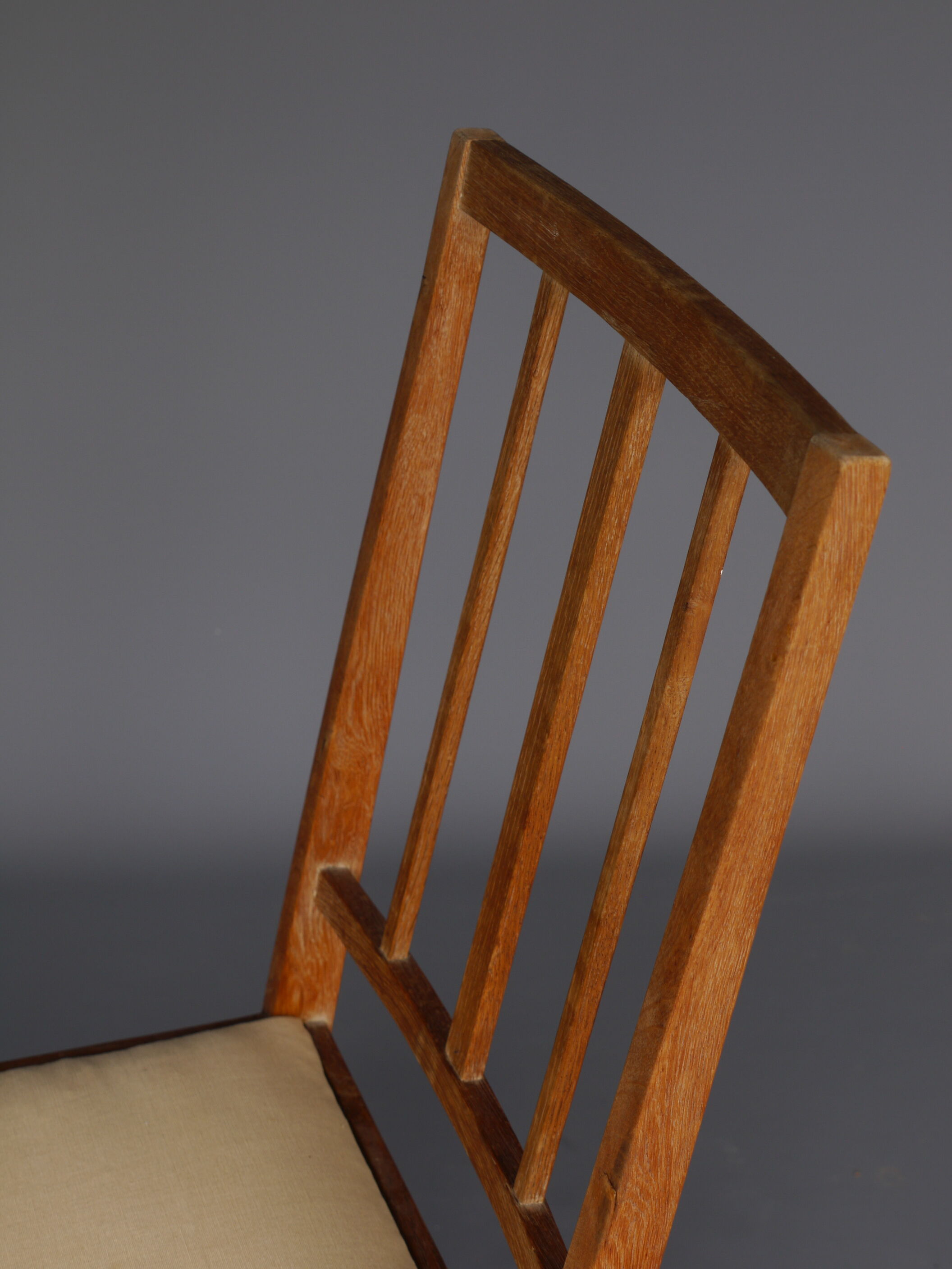English arts & crafts oak side chair. 1930s