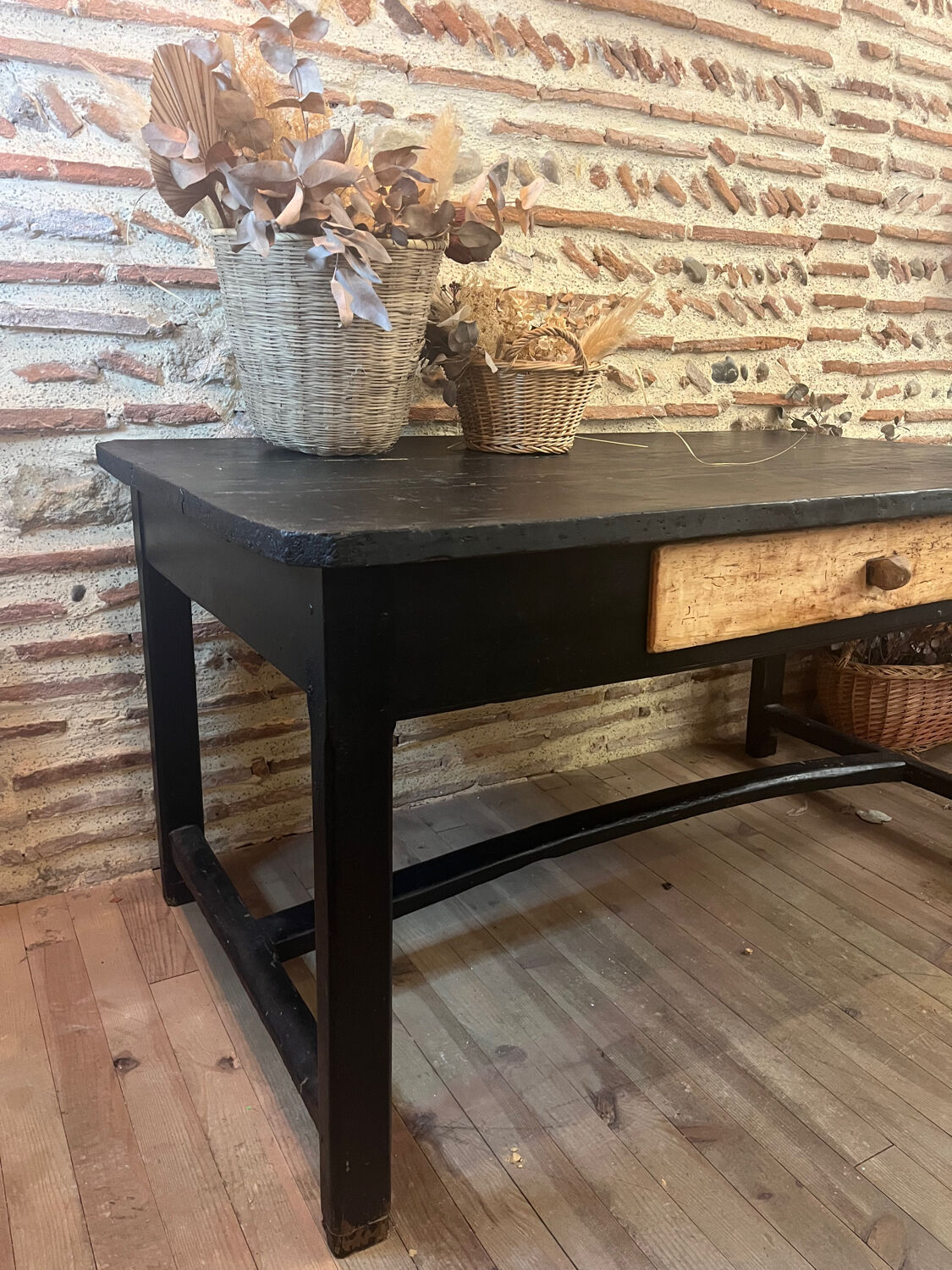 Farm table