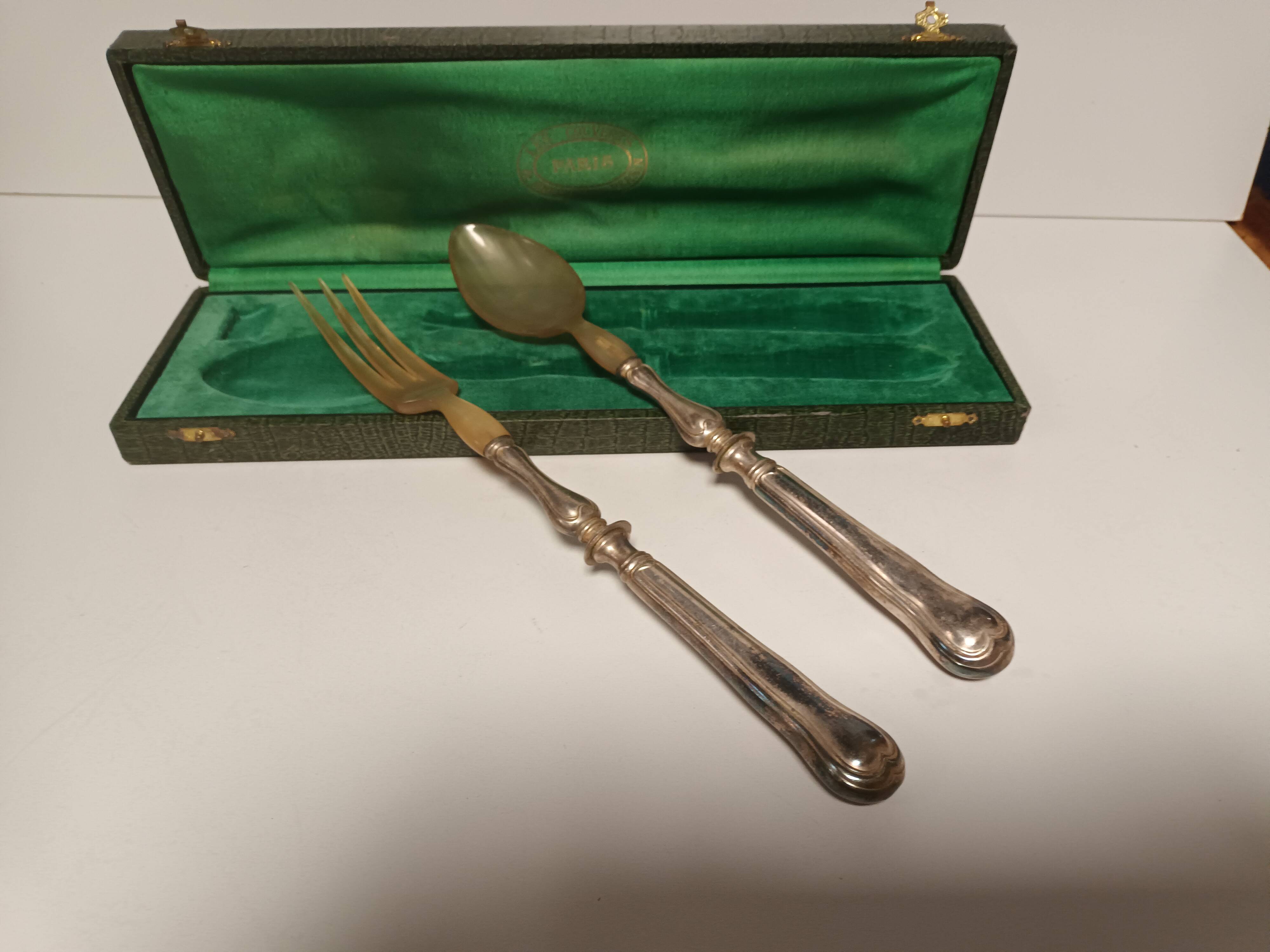Silver metal cover and horn