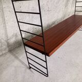 Etagère murale vintage en teck et métal noir style String Tomado
