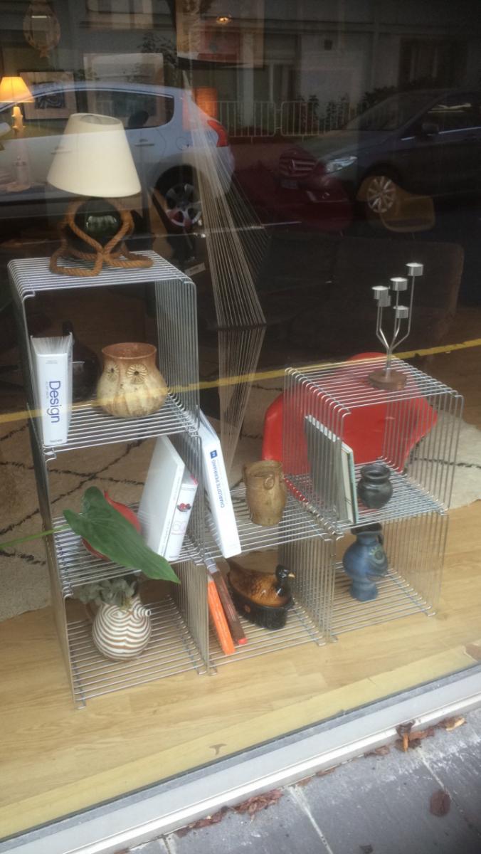 Adjustable shelves Pantonova Wire of Verner Panton