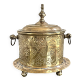 Boîte ou coffret ancien en laiton gravé