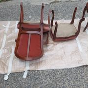 Paire de fauteuils avec ses reposes pieds style Louis Philippe en noyer
