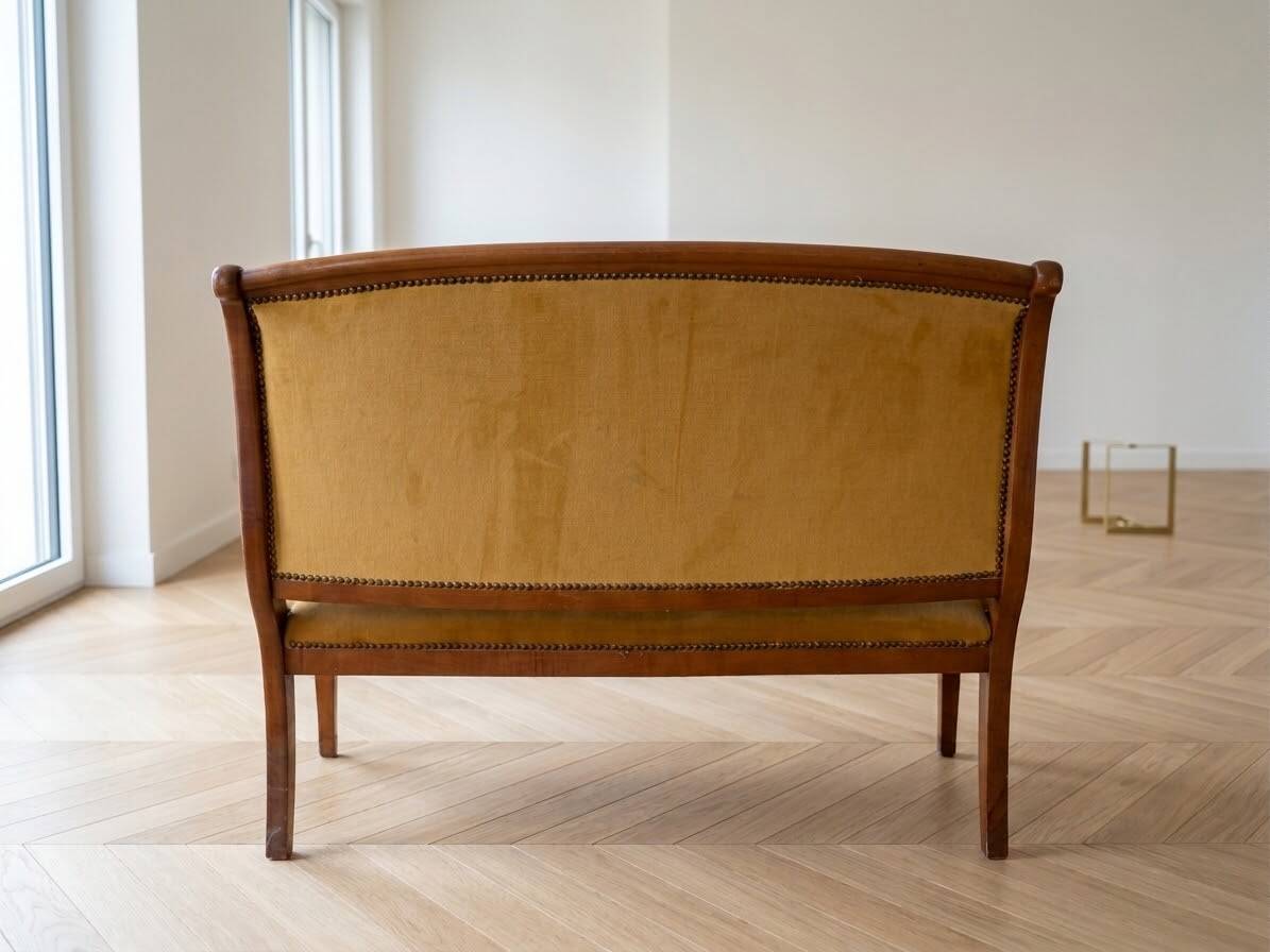 Authentic period wooden canapé