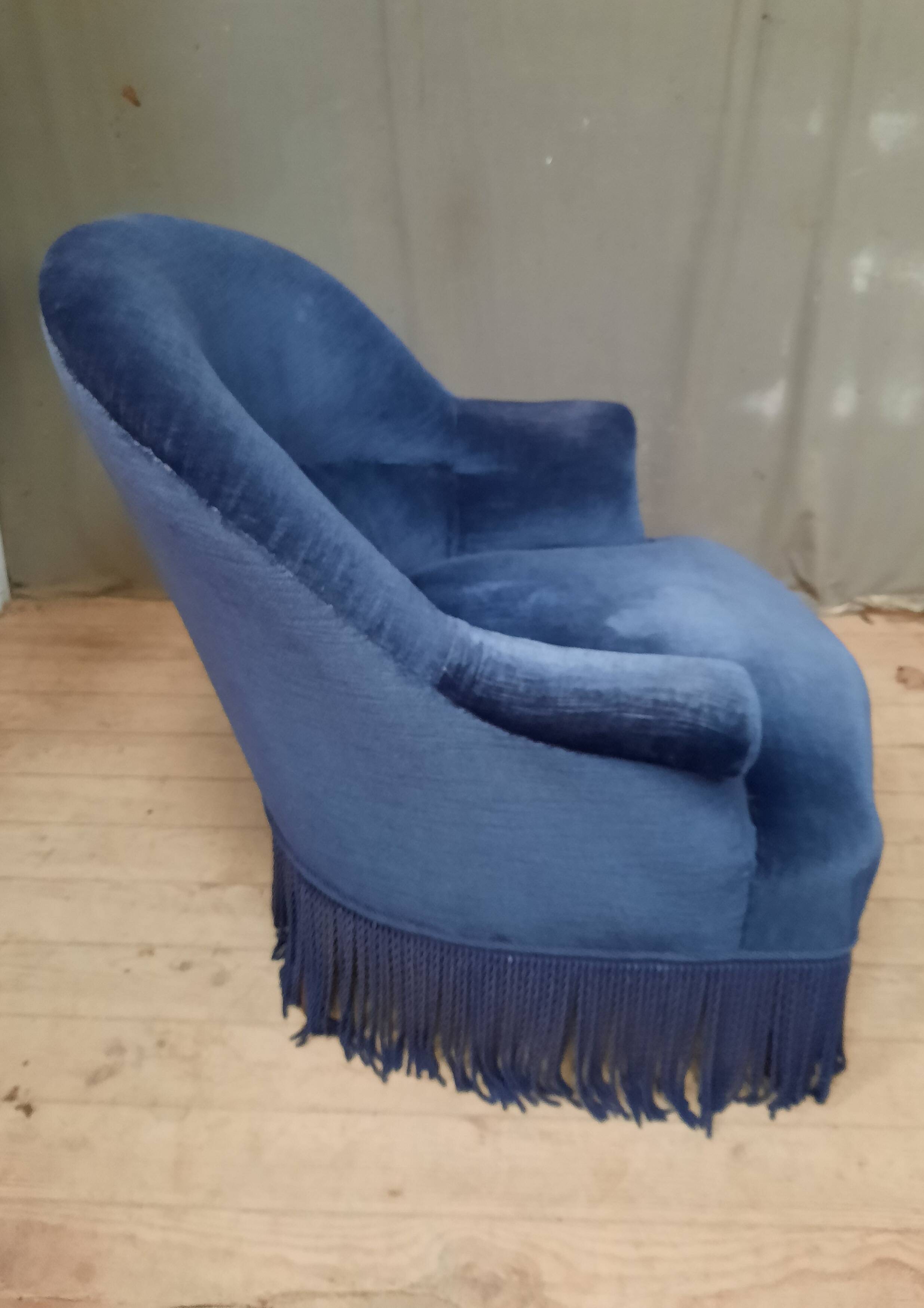 Blue toad armchair