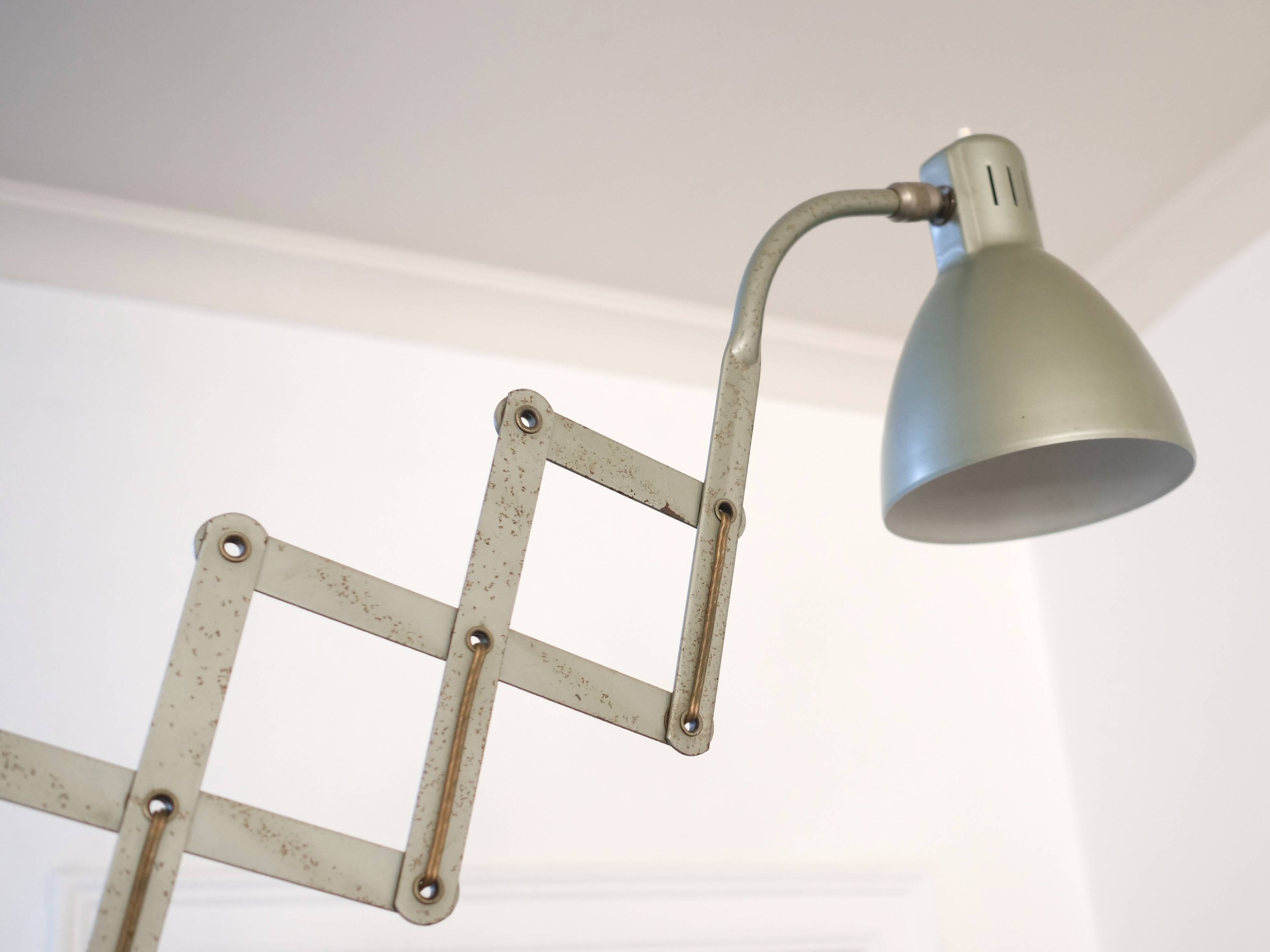 Vintage design scissors lamp