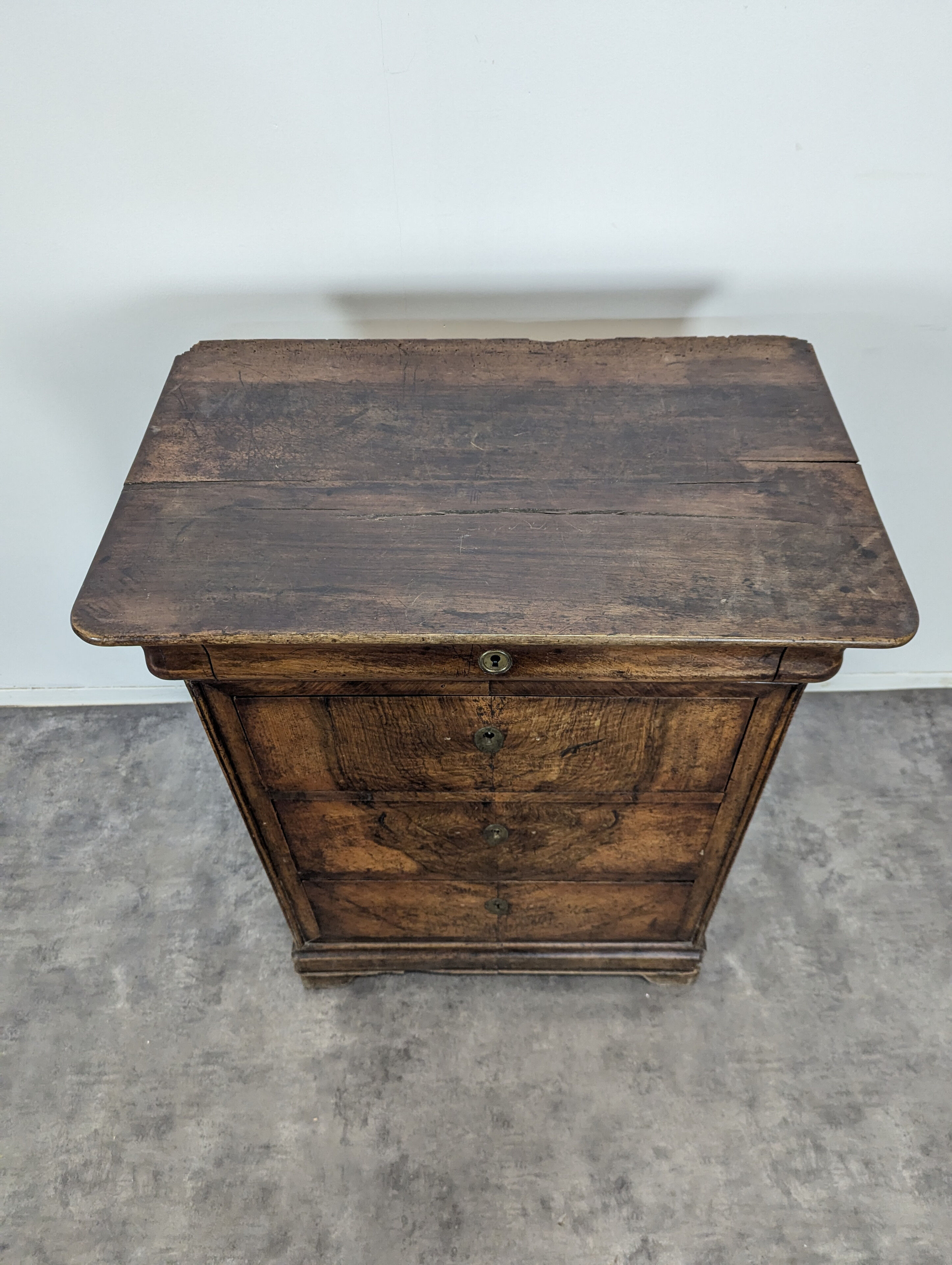 Small Louis Philippe style chest of drawers in mahogany