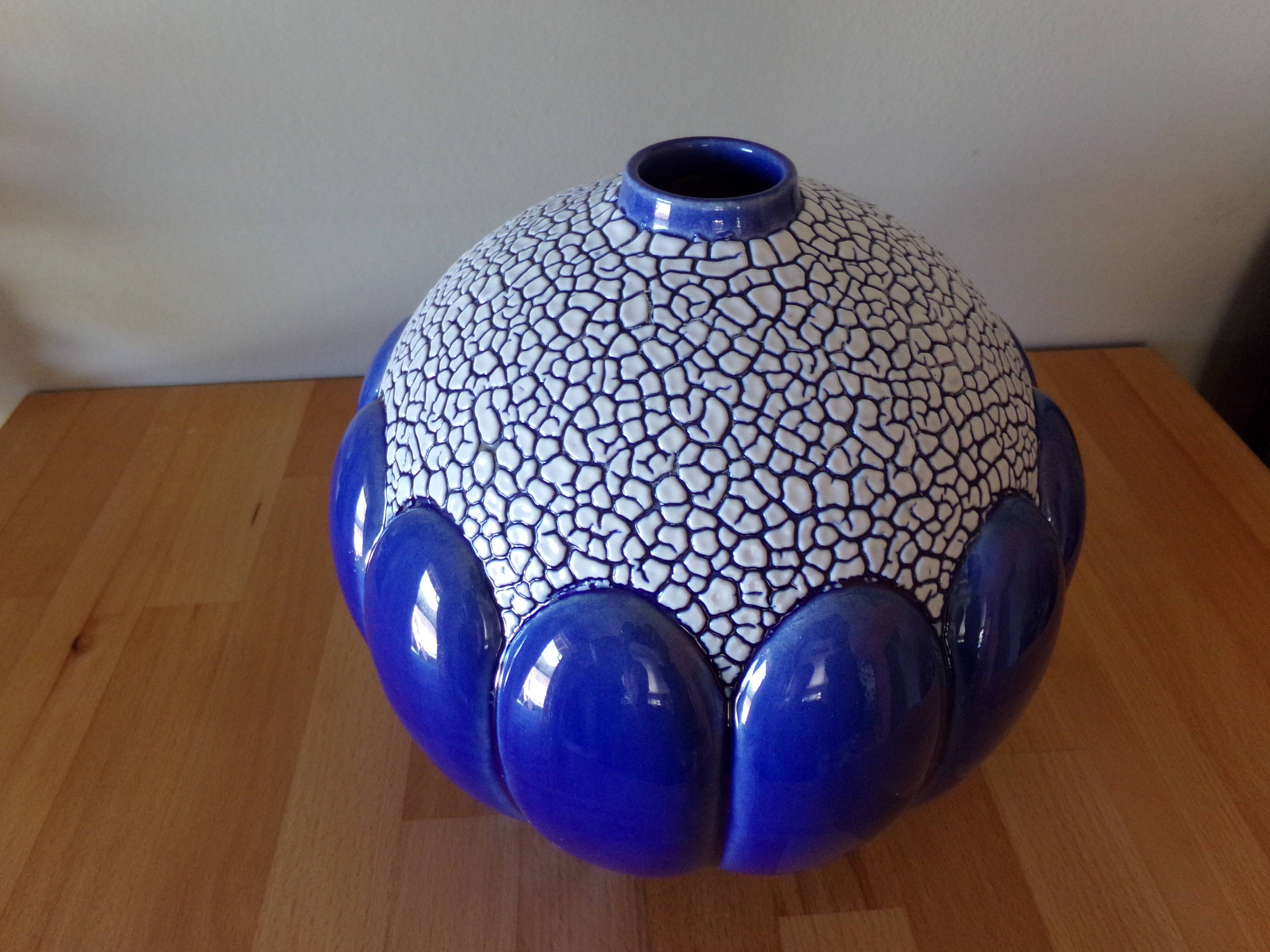 Vase ball Saint Clement 1930s