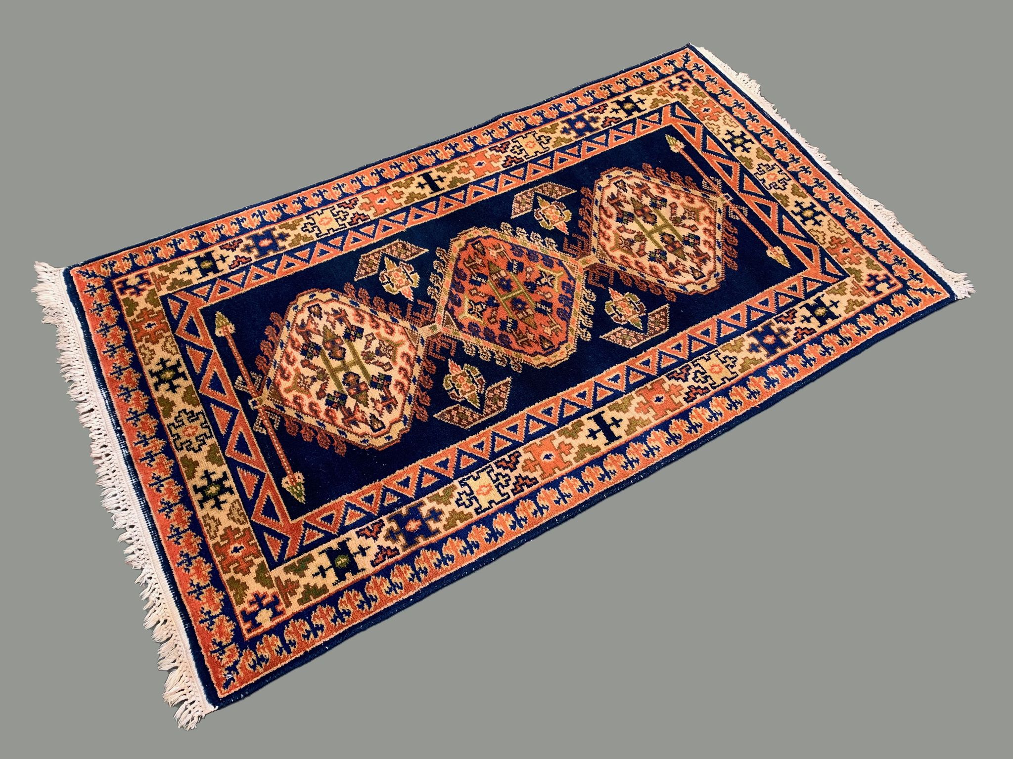 Vintage Kamseh Rug 190x137 cm, medium, Tribal oriental Carpet truly Shabby Chic