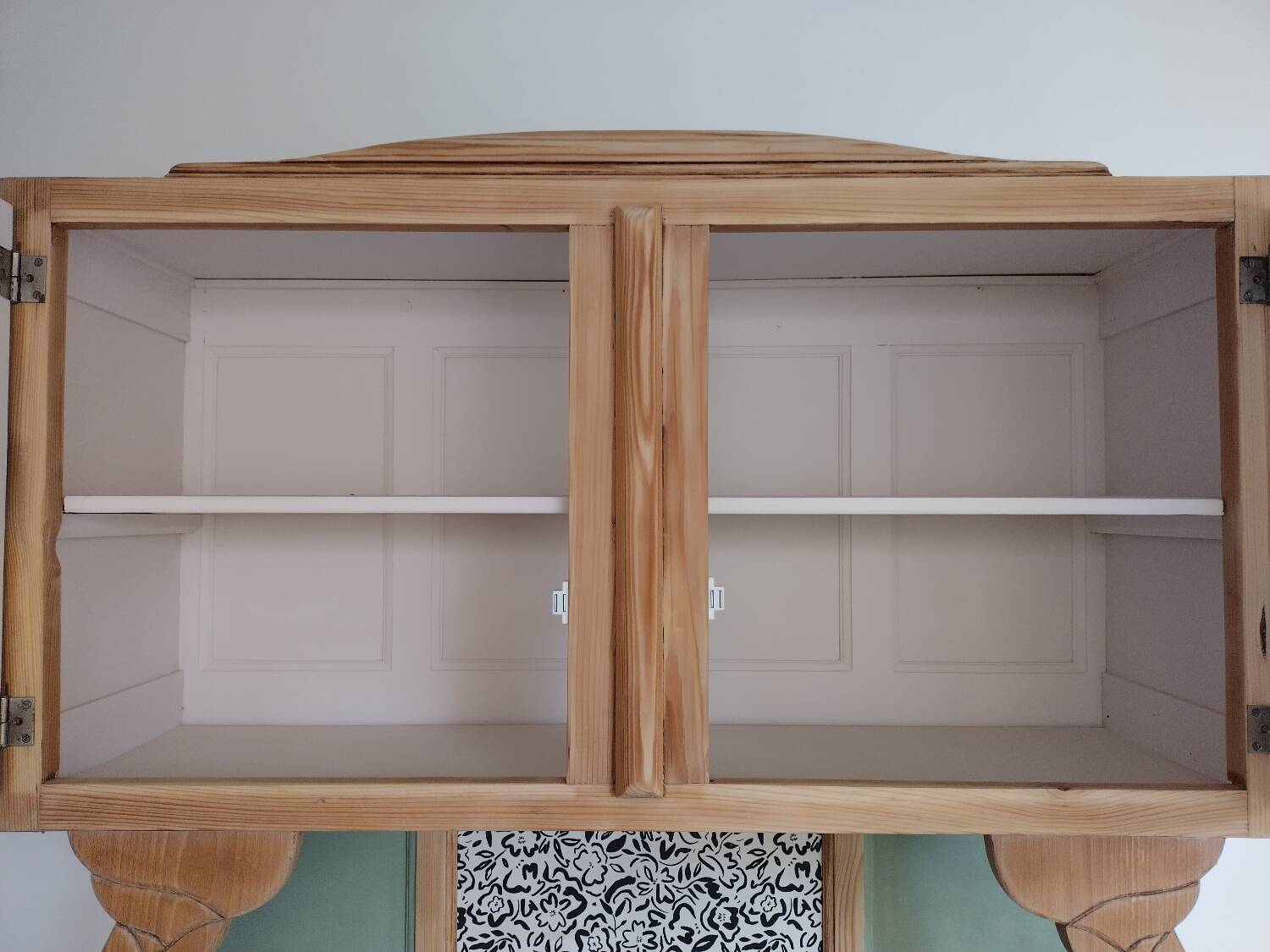 Mado style sideboard