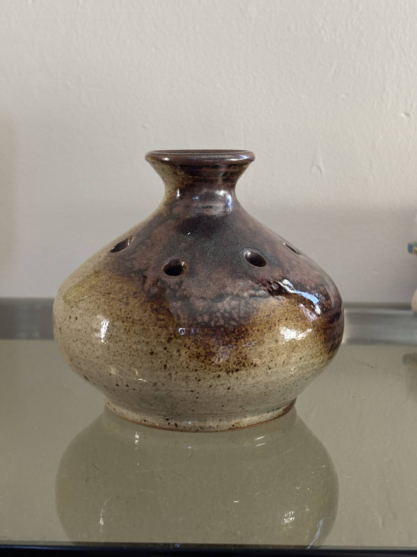 Stoneware flower vase