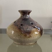 Vase pique fleur en grès