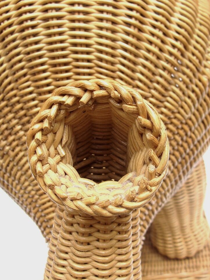 Elephant bass table in rattan.